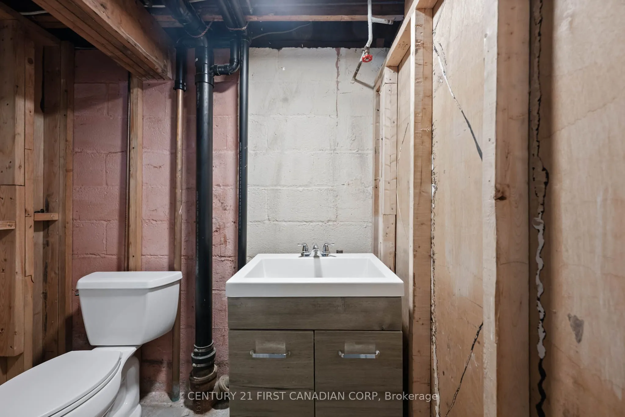 37 Mclaughlin Road N