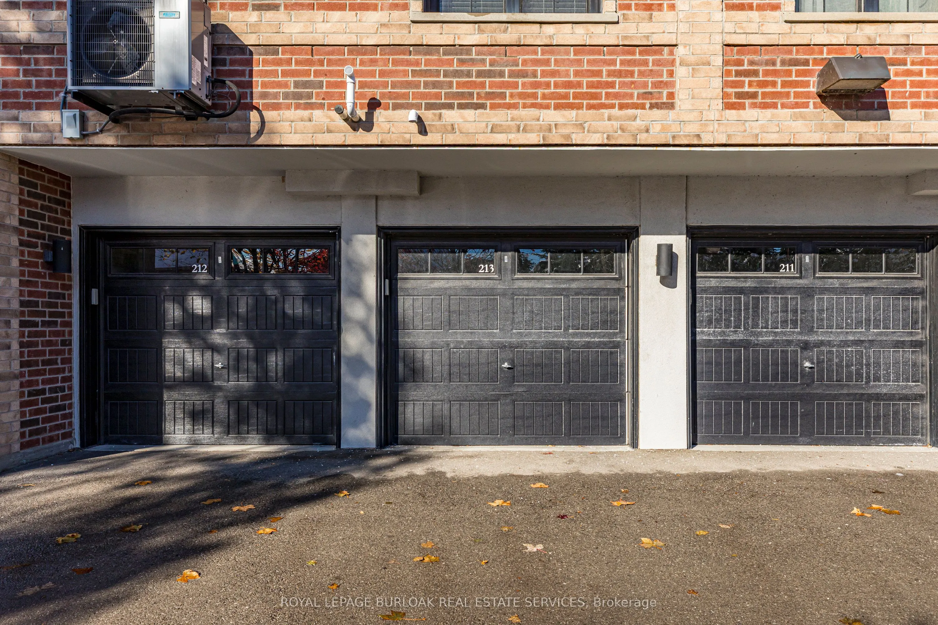 760 Lakeshore Road E #213
