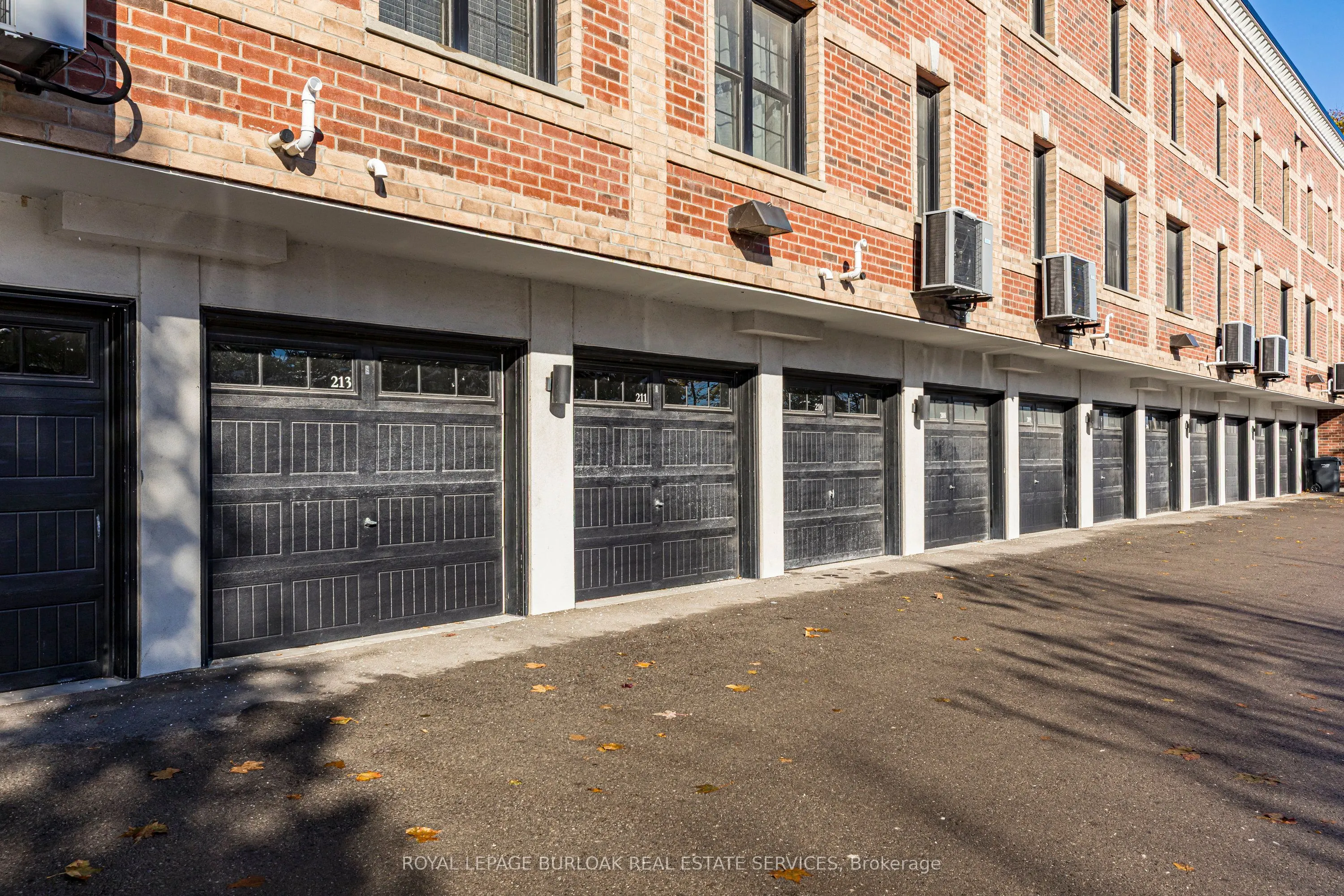 760 Lakeshore Road E #213
