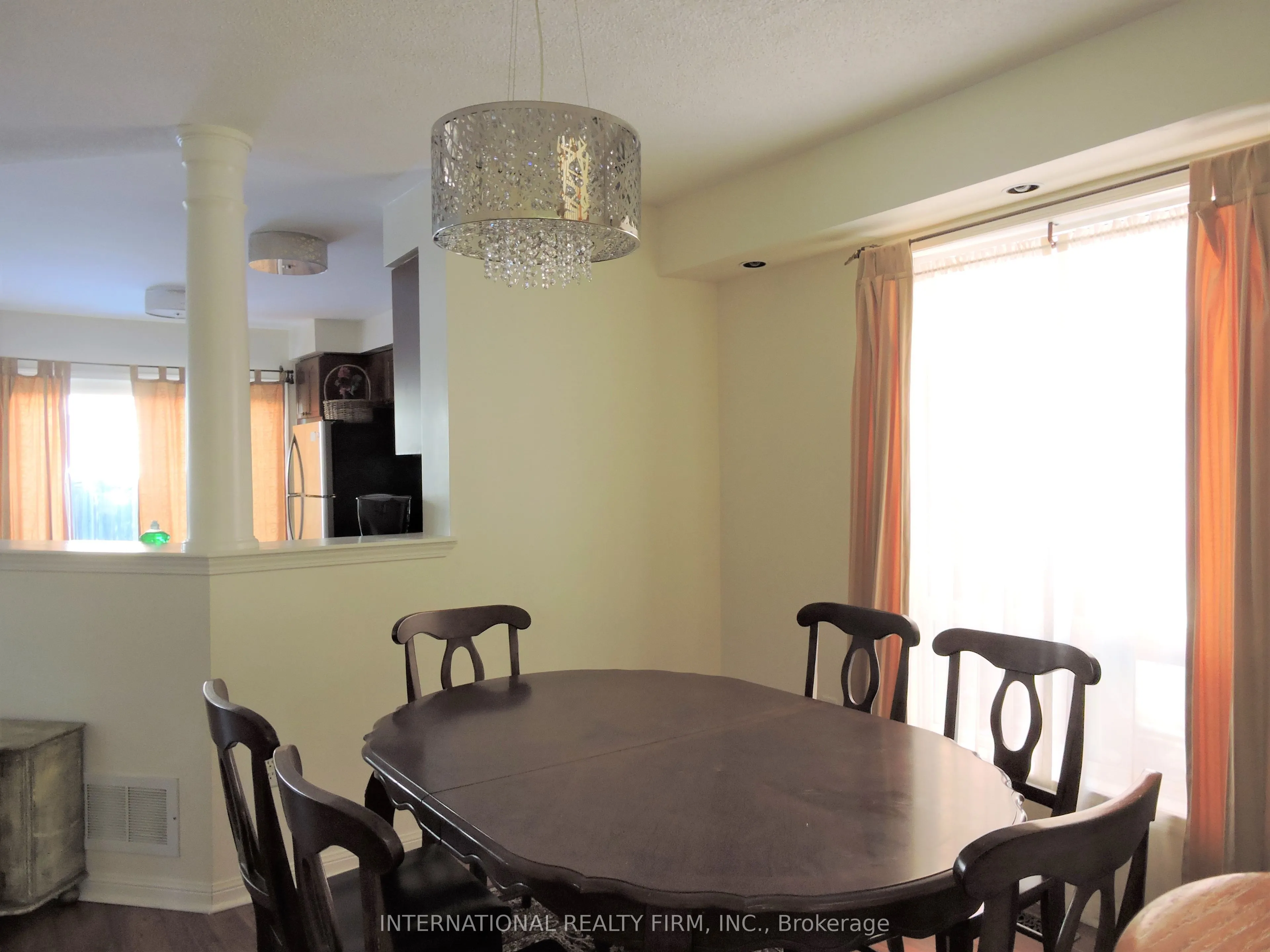 2453 Baintree Crescent