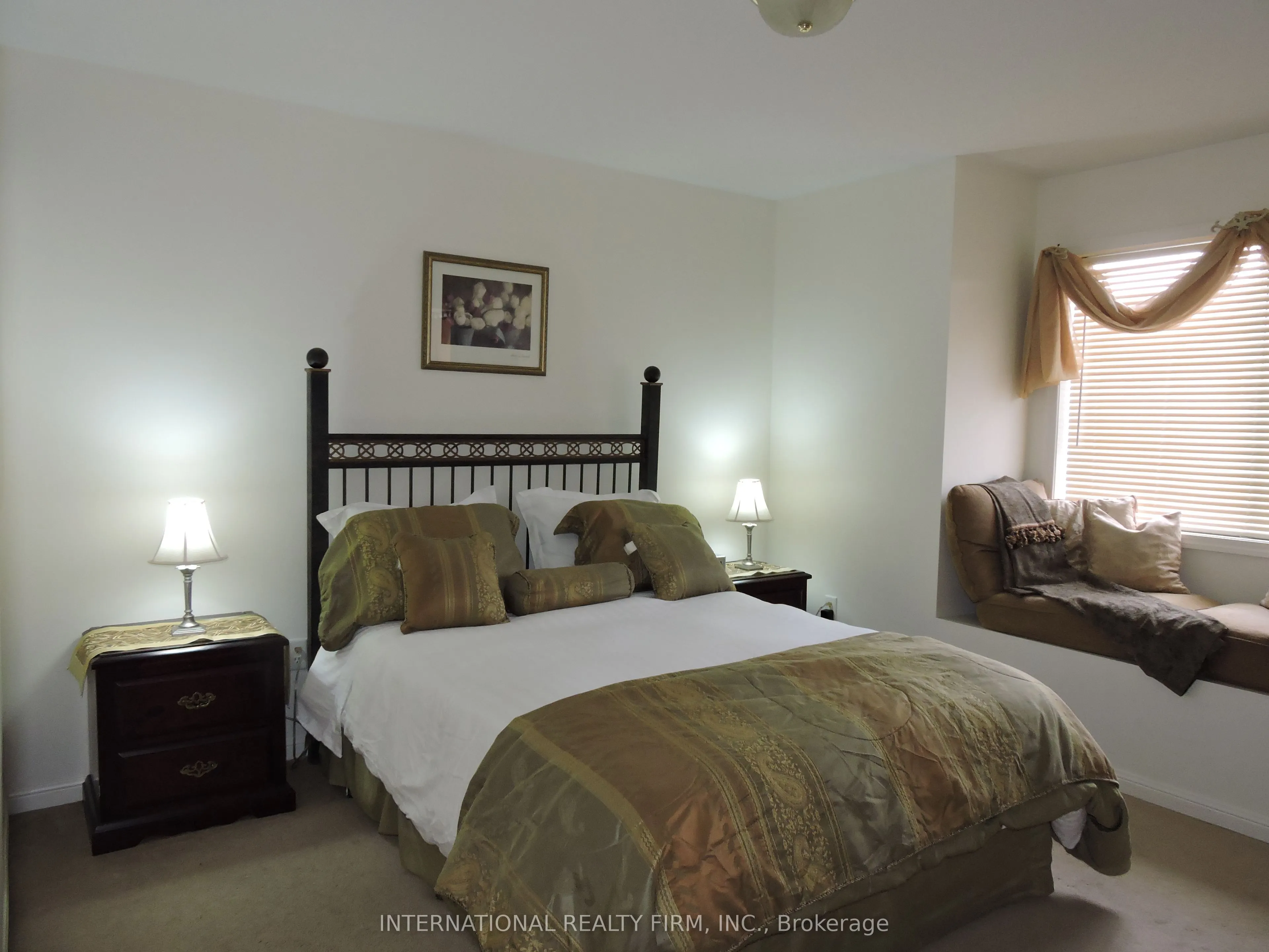 2453 Baintree Crescent