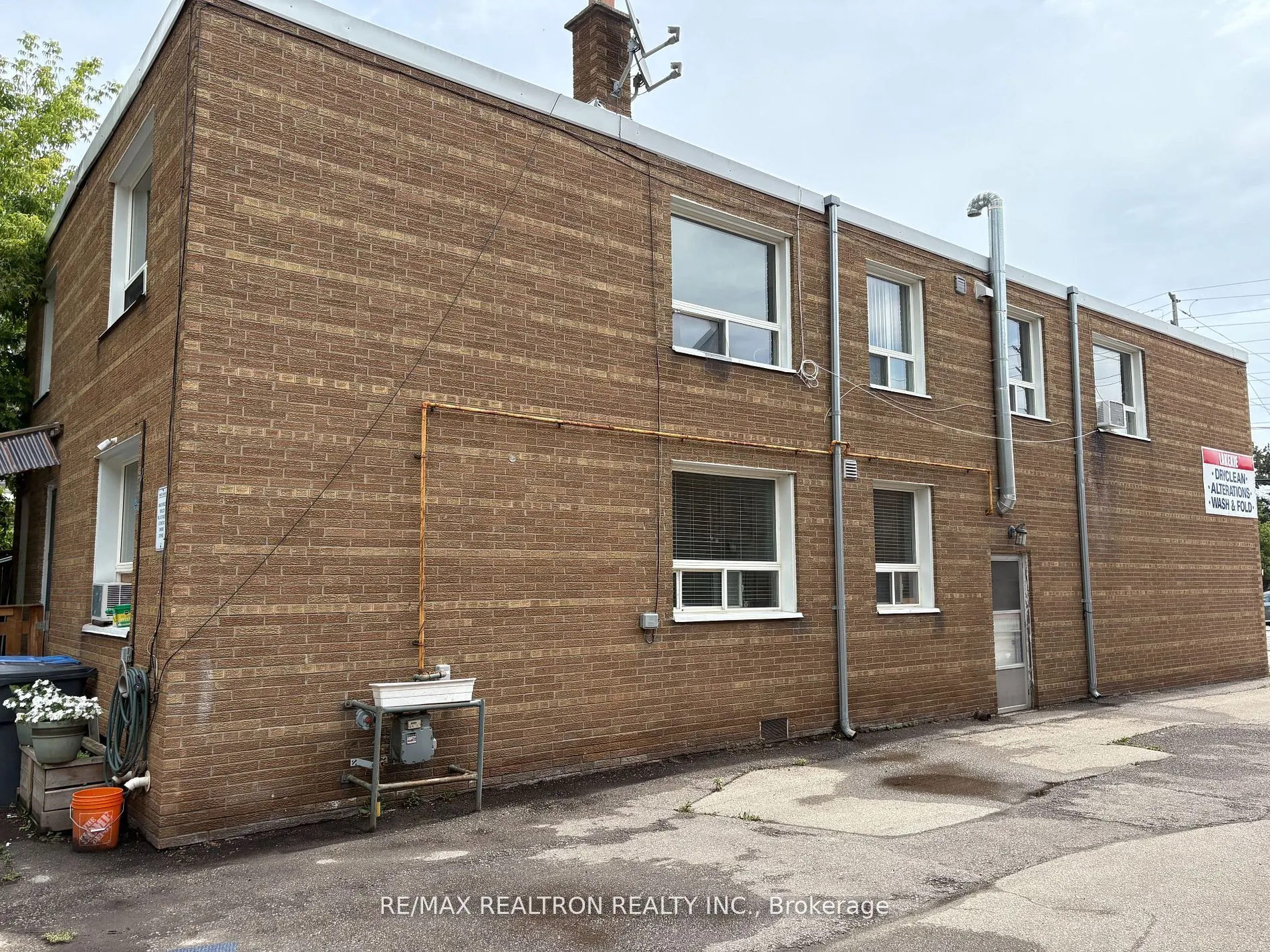 1195 Lakeshore Road E