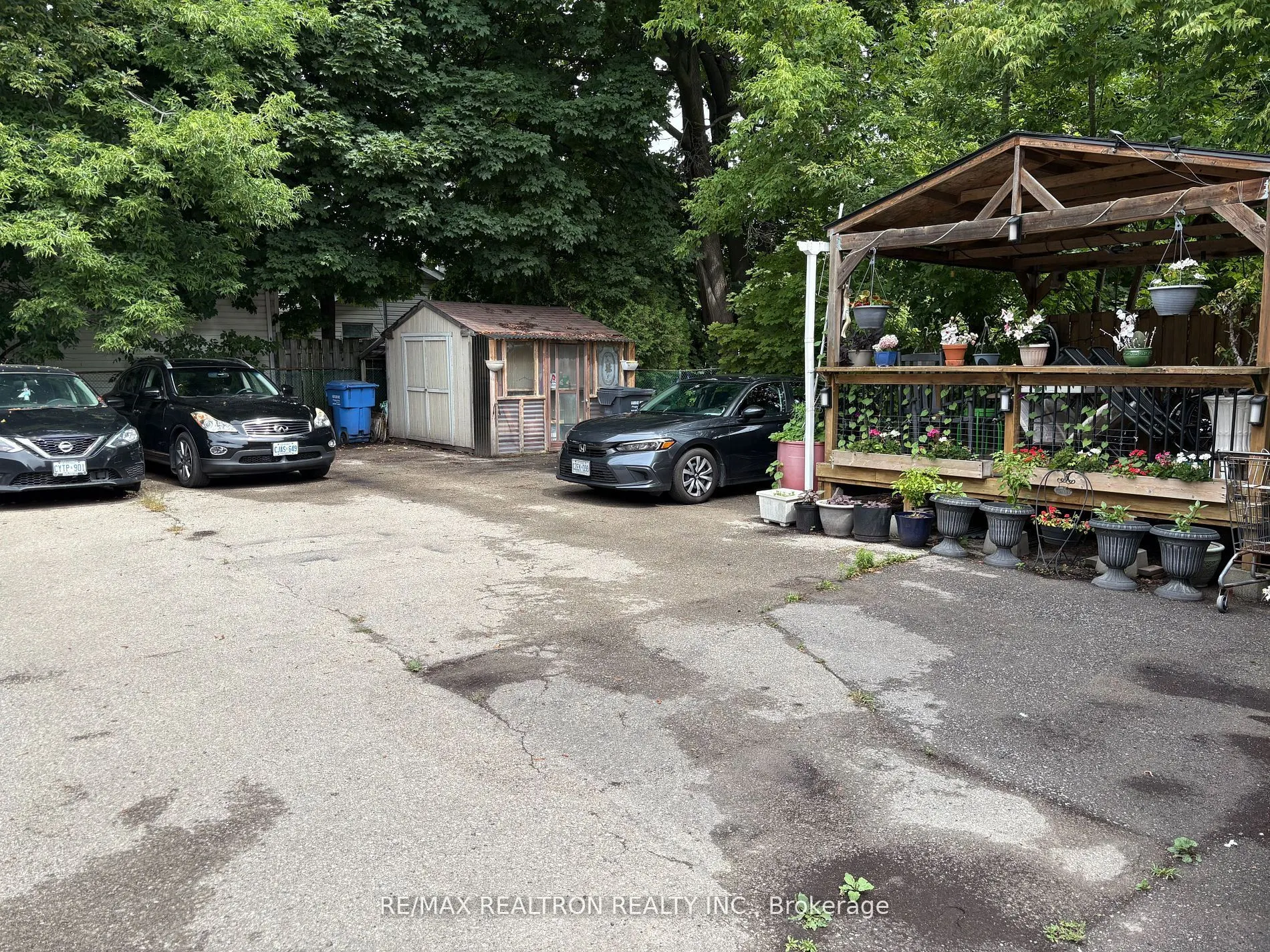 1195 Lakeshore Road E