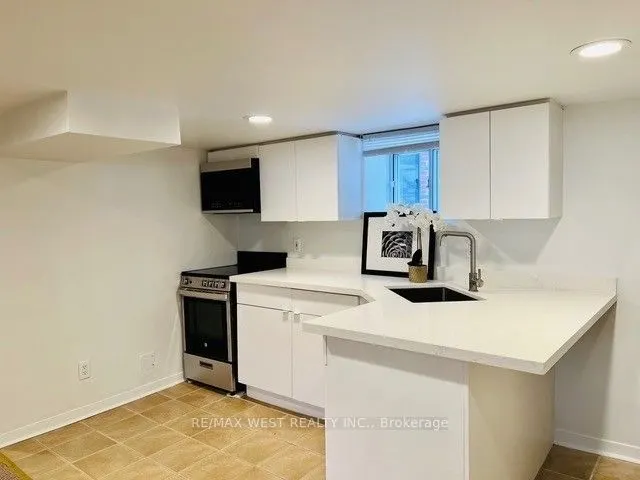 27 Oakview Avenue #Bsmt
