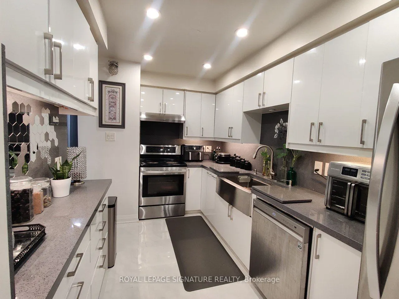 5020 Delaware Drive #25