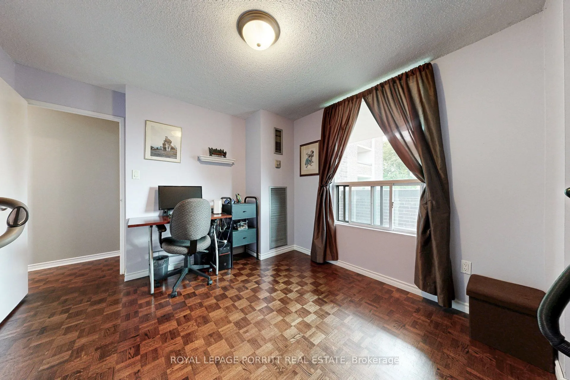 1535 Lakeshore Road E #201