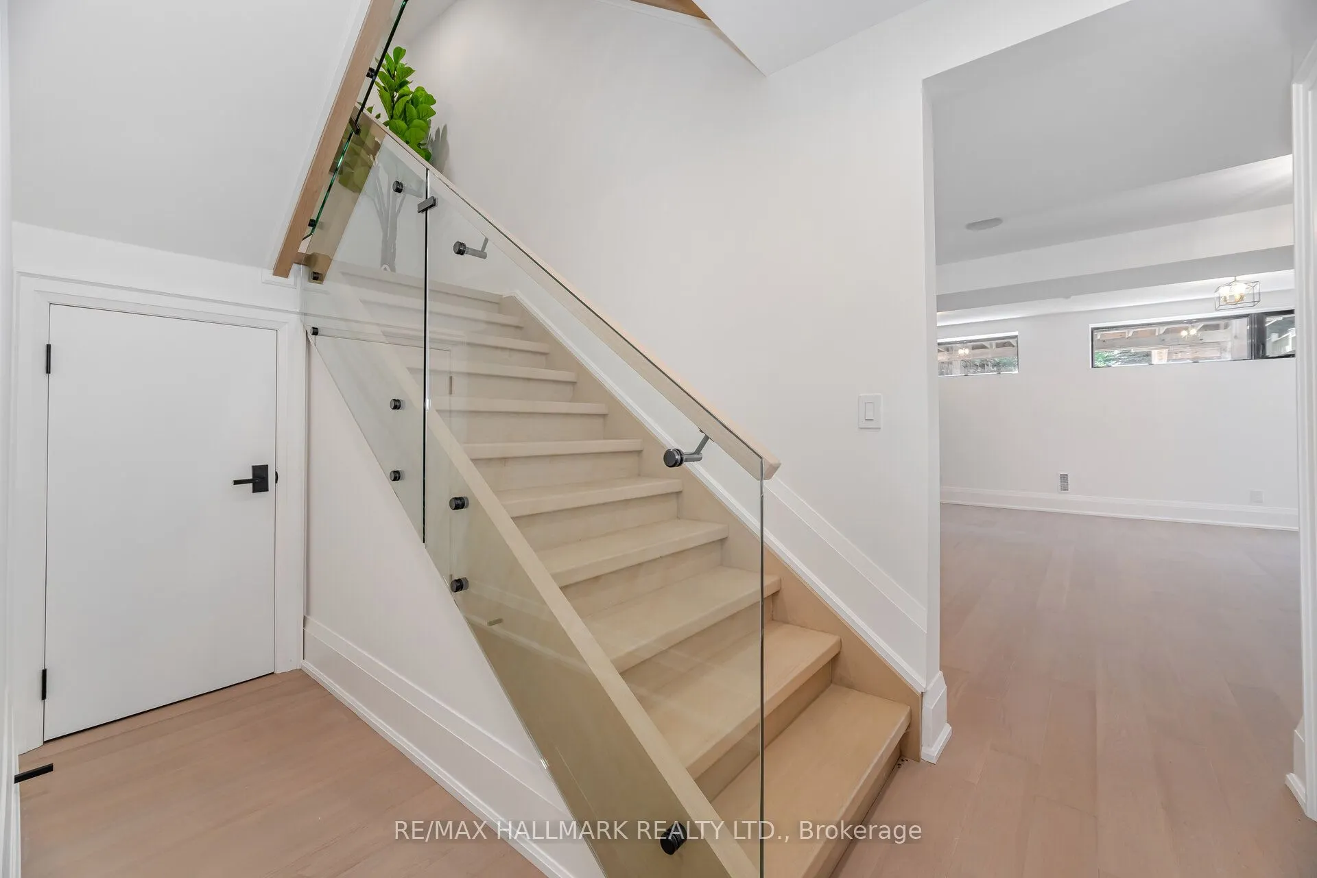 78 South Kingsway