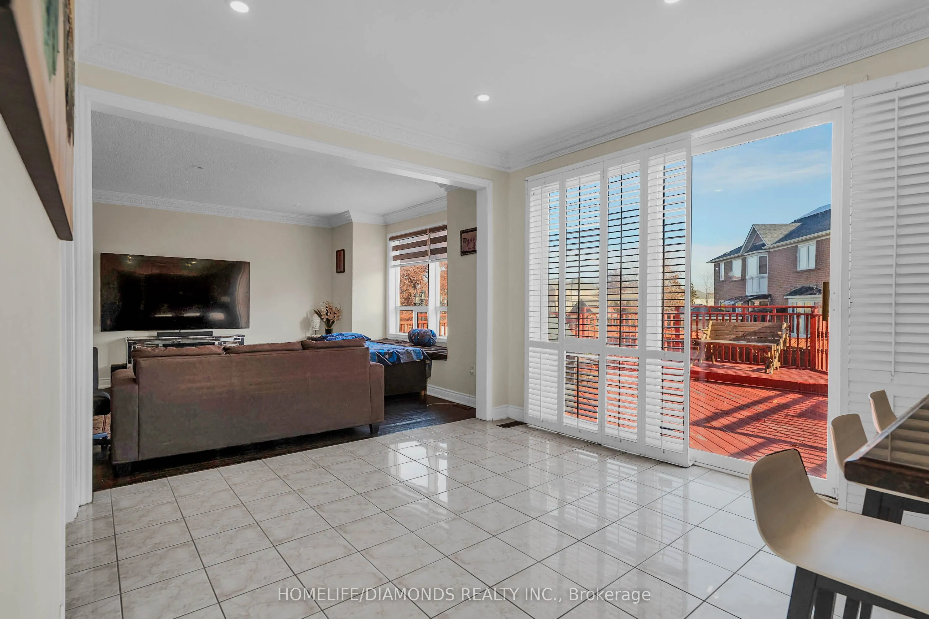 70 Maldives Crescent