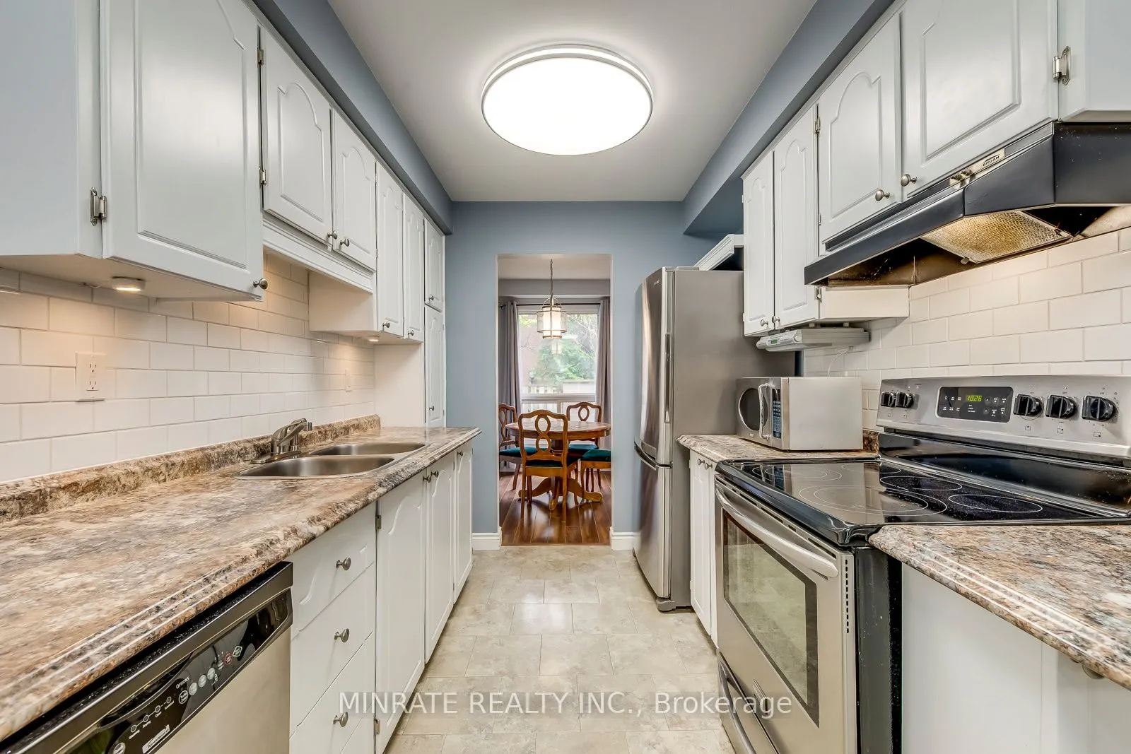 1548 Newlands Crescent #14
