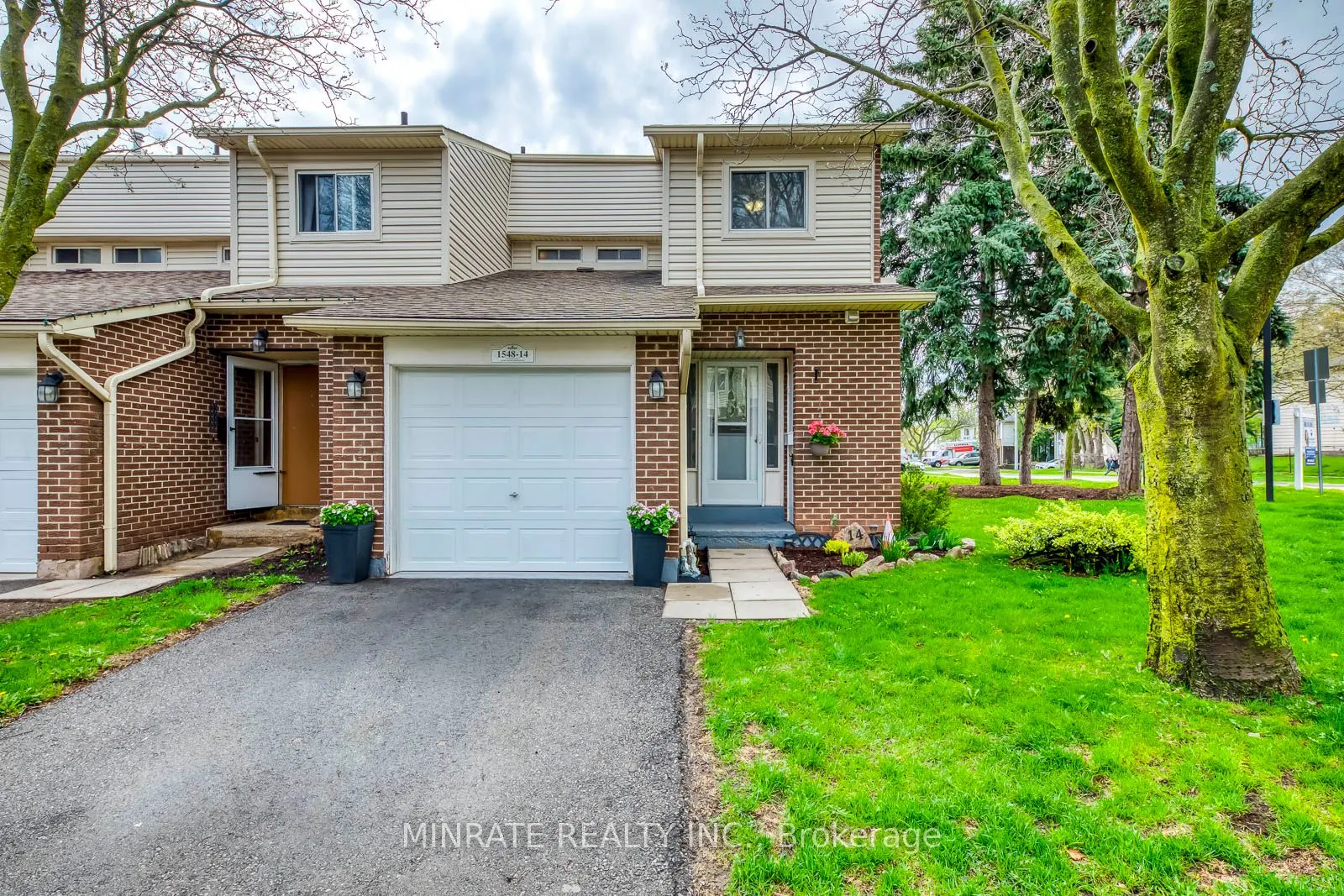 1548 Newlands Crescent #14