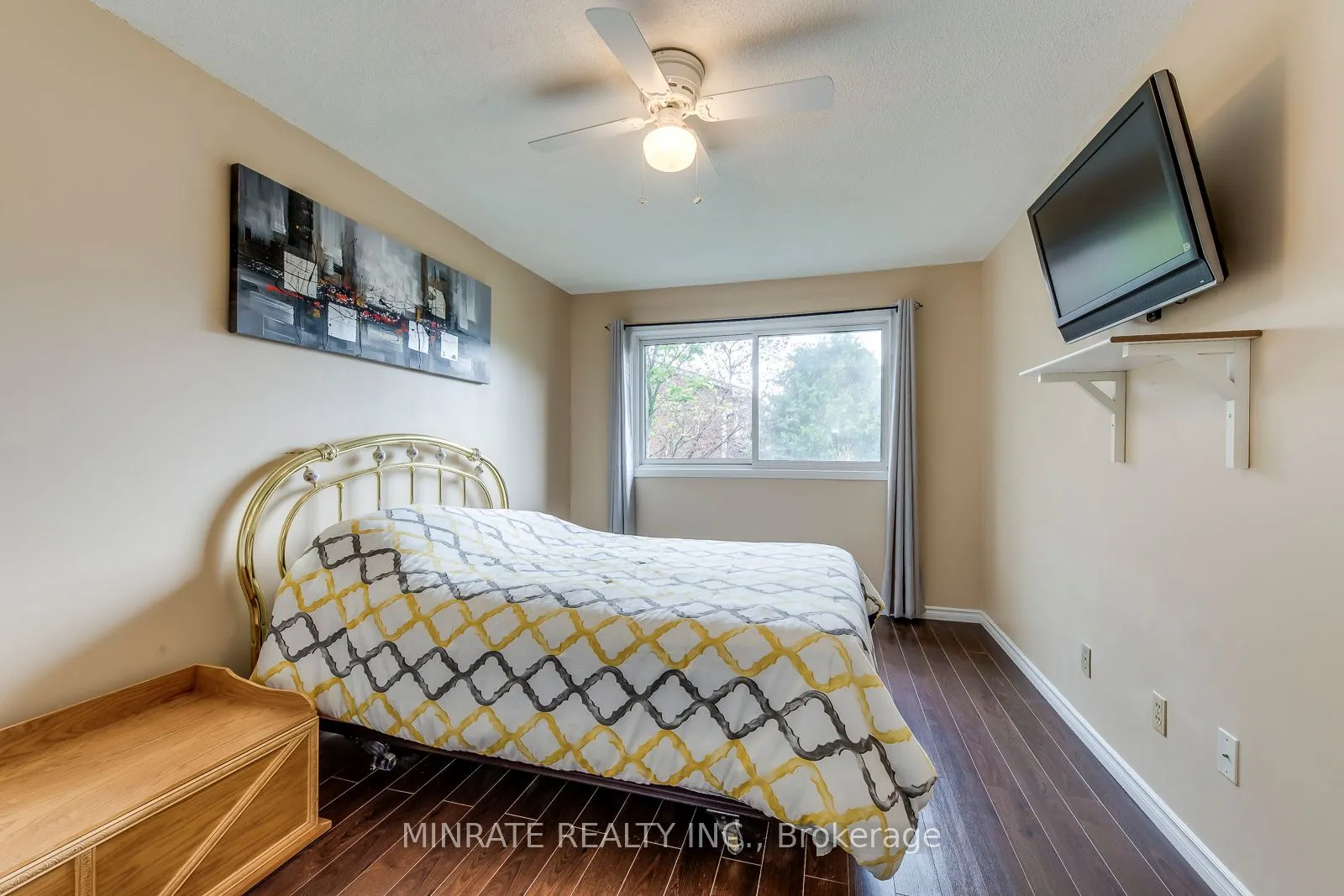 1548 Newlands Crescent #14