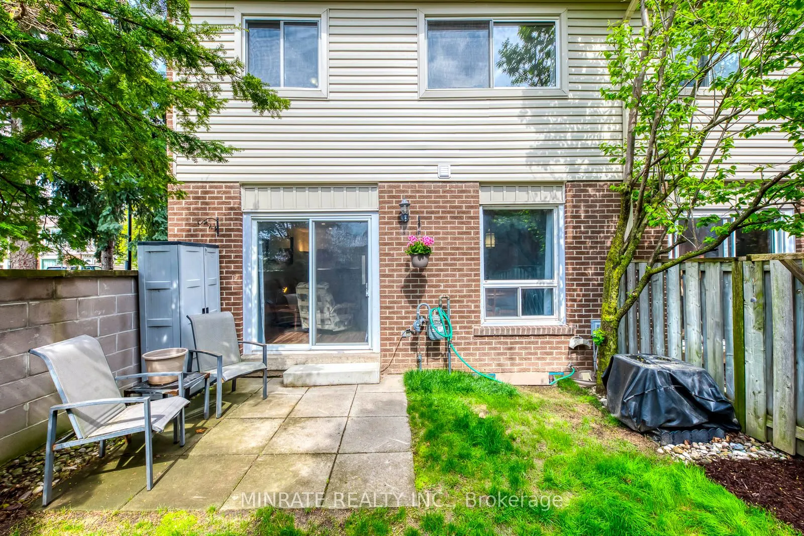 1548 Newlands Crescent #14