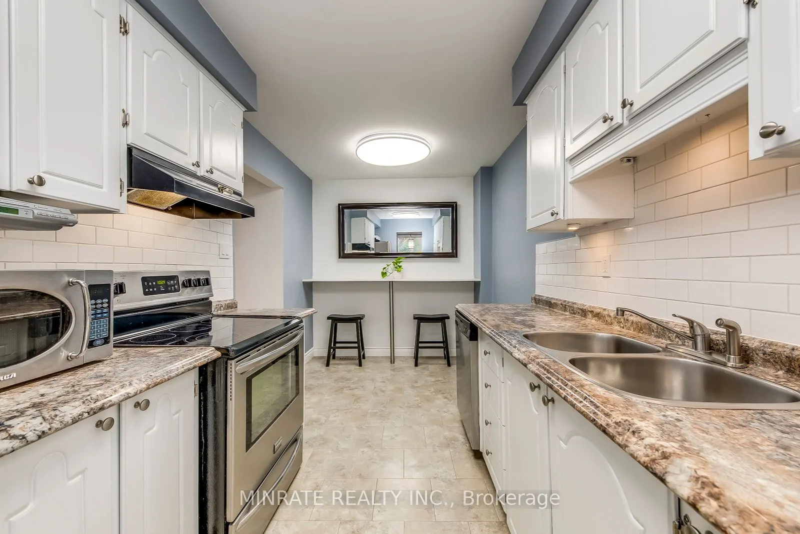1548 Newlands Crescent #14