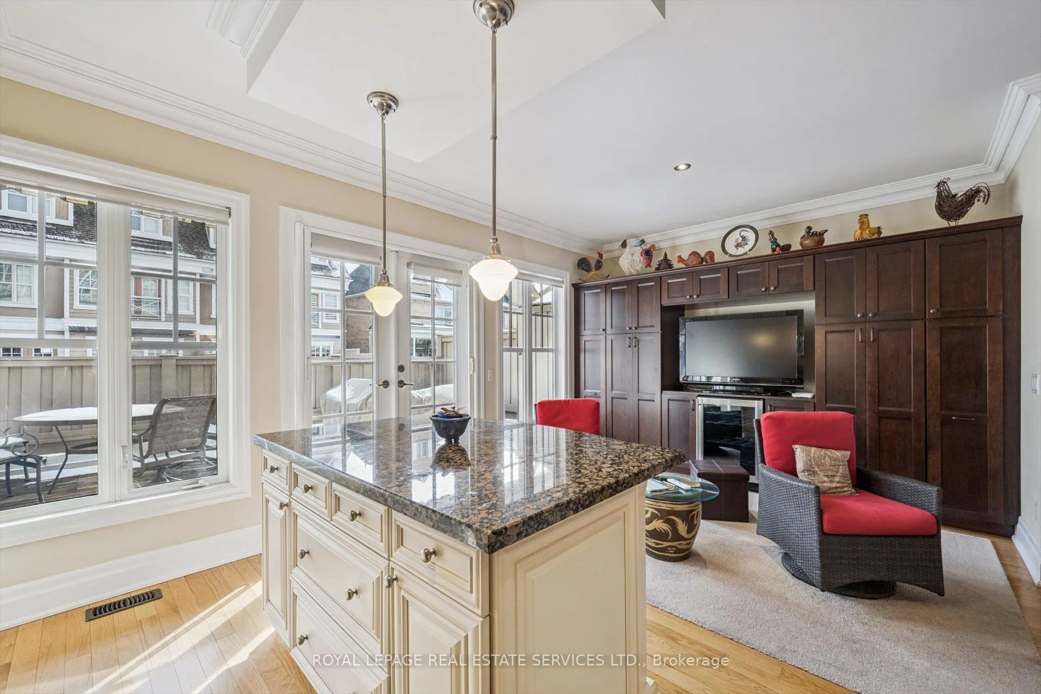 2369 Ontario Street #26