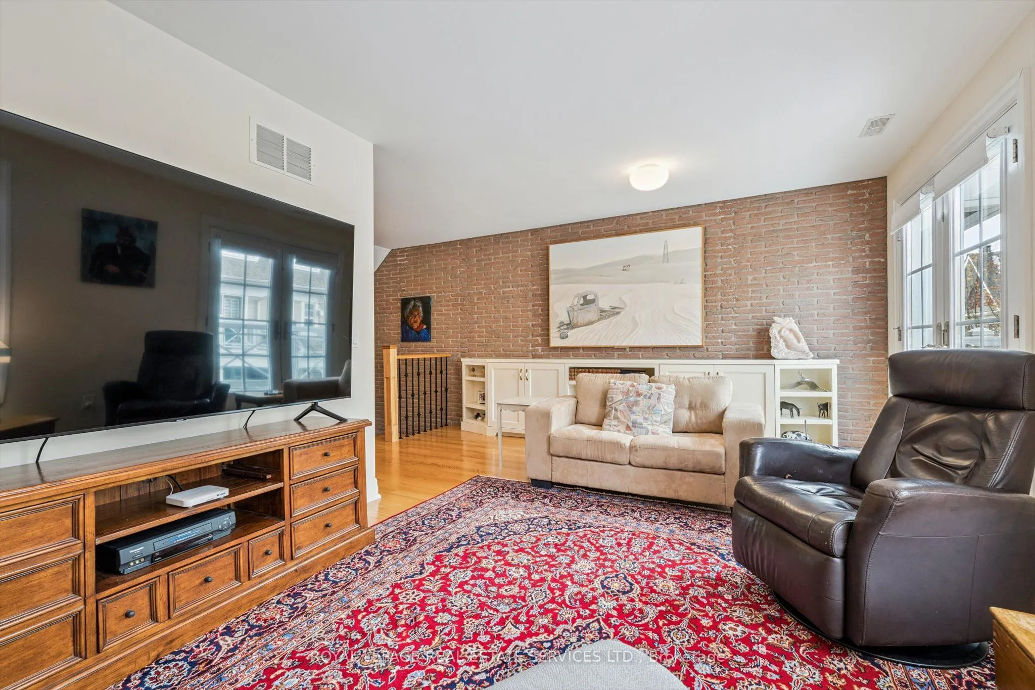 2369 Ontario Street #26