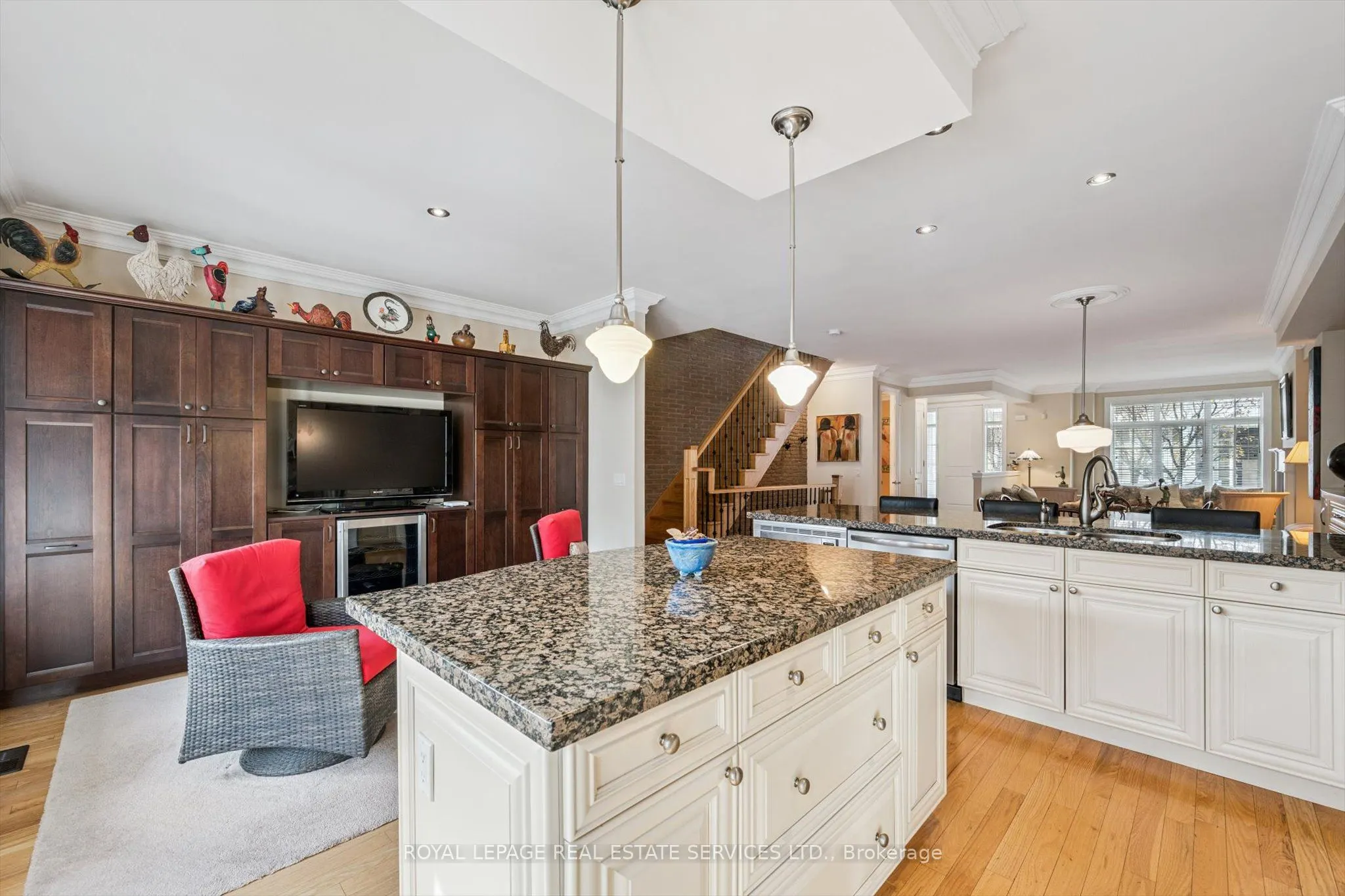 2369 Ontario Street #26