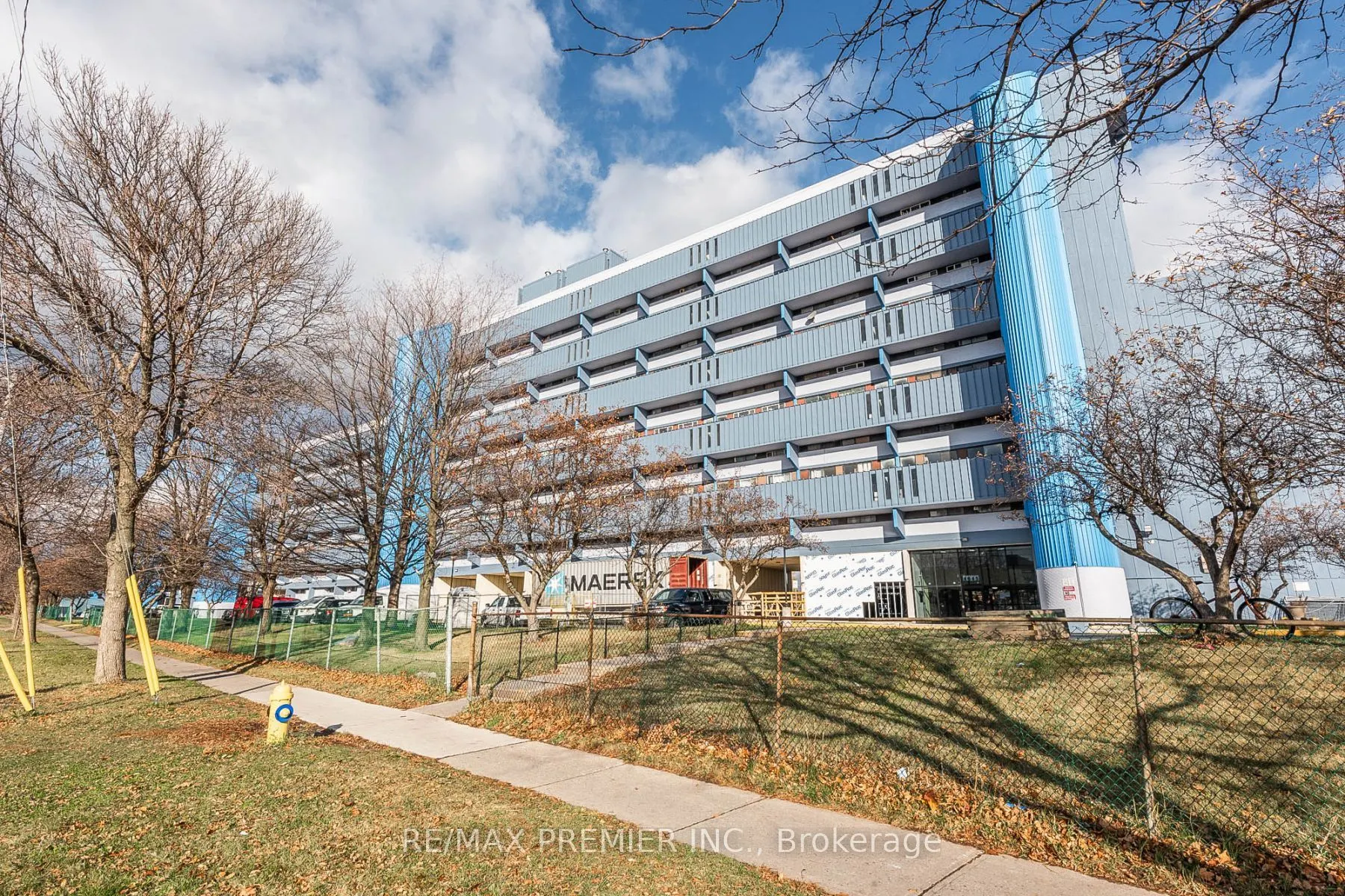 4673 Jane Street #807