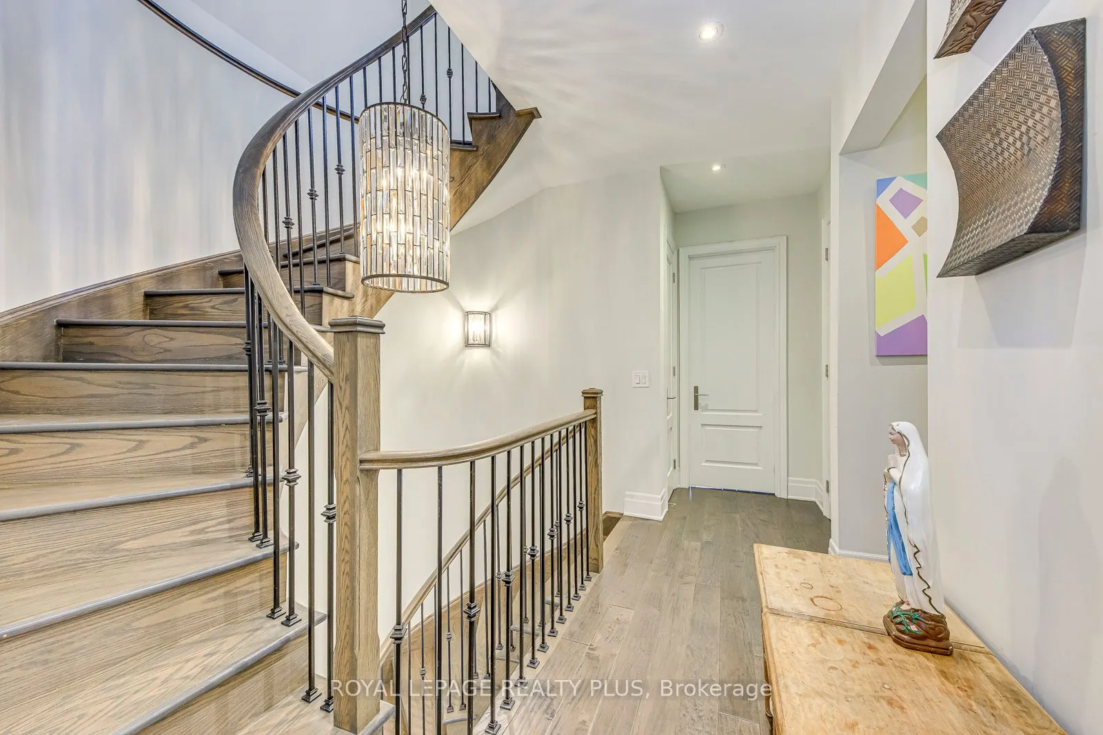 221 Hanover Street