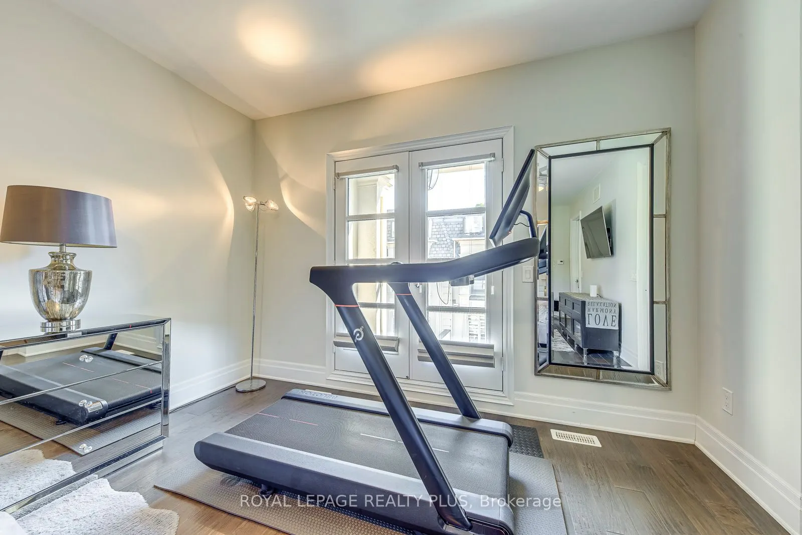 221 Hanover Street