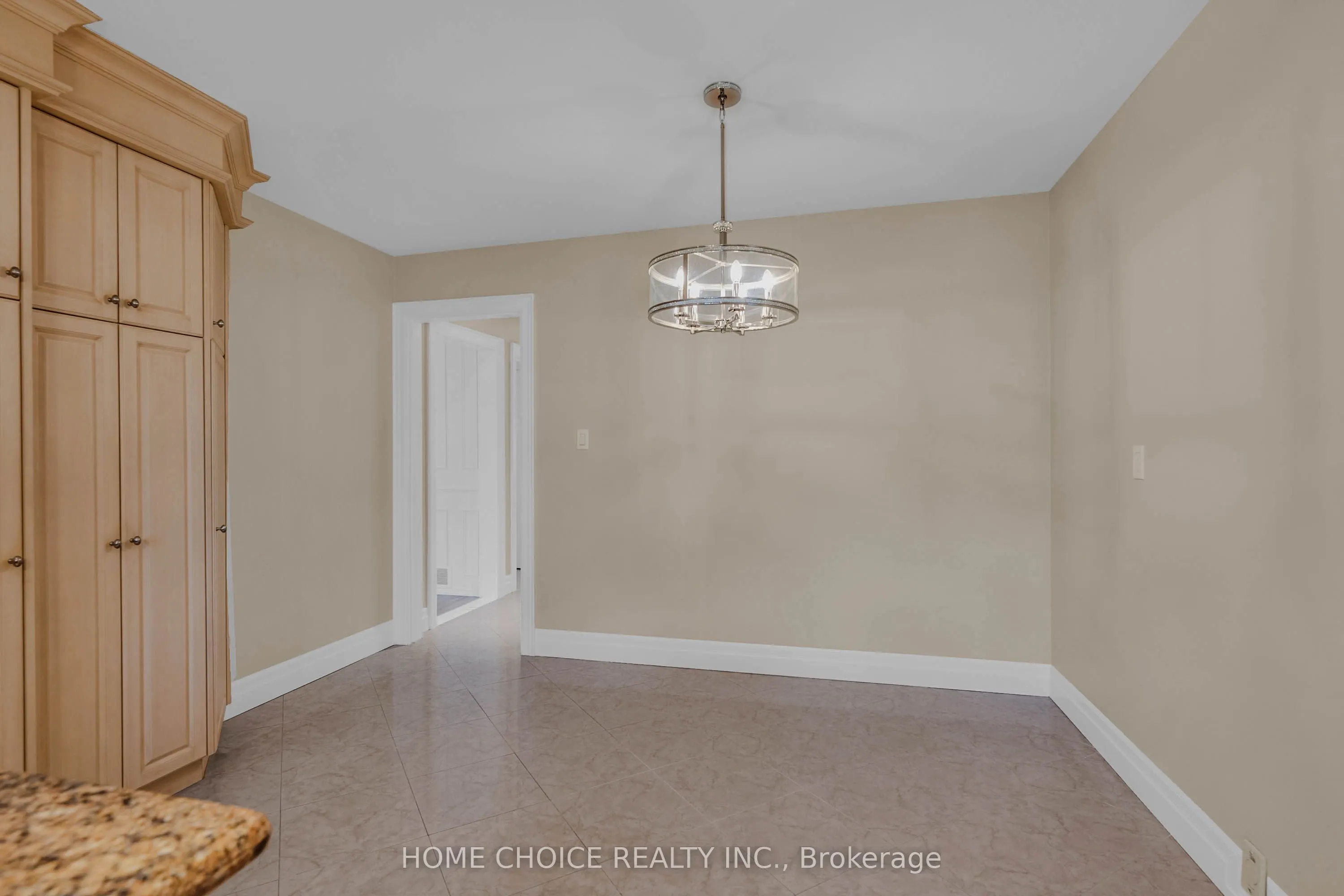 43 Golfwood Heights E