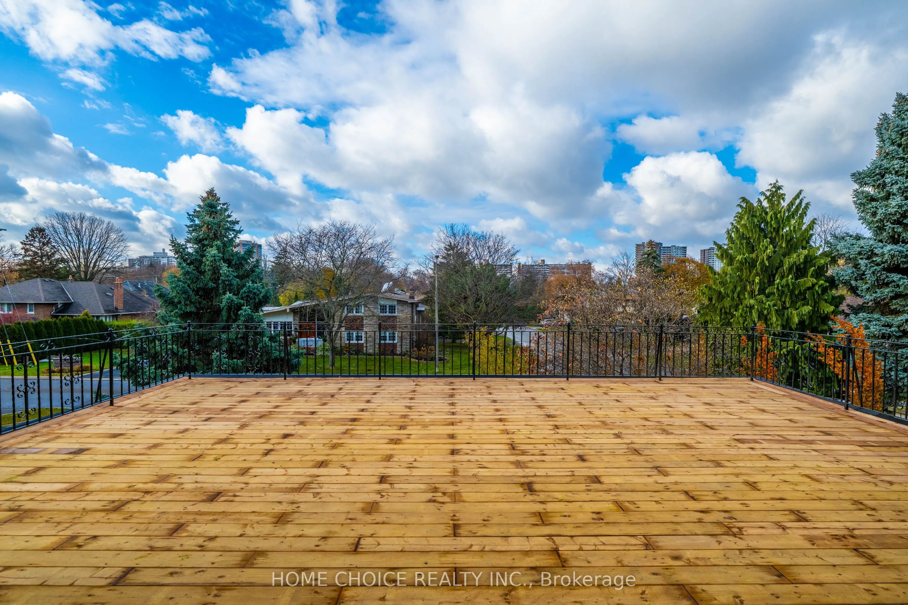 43 Golfwood Heights E