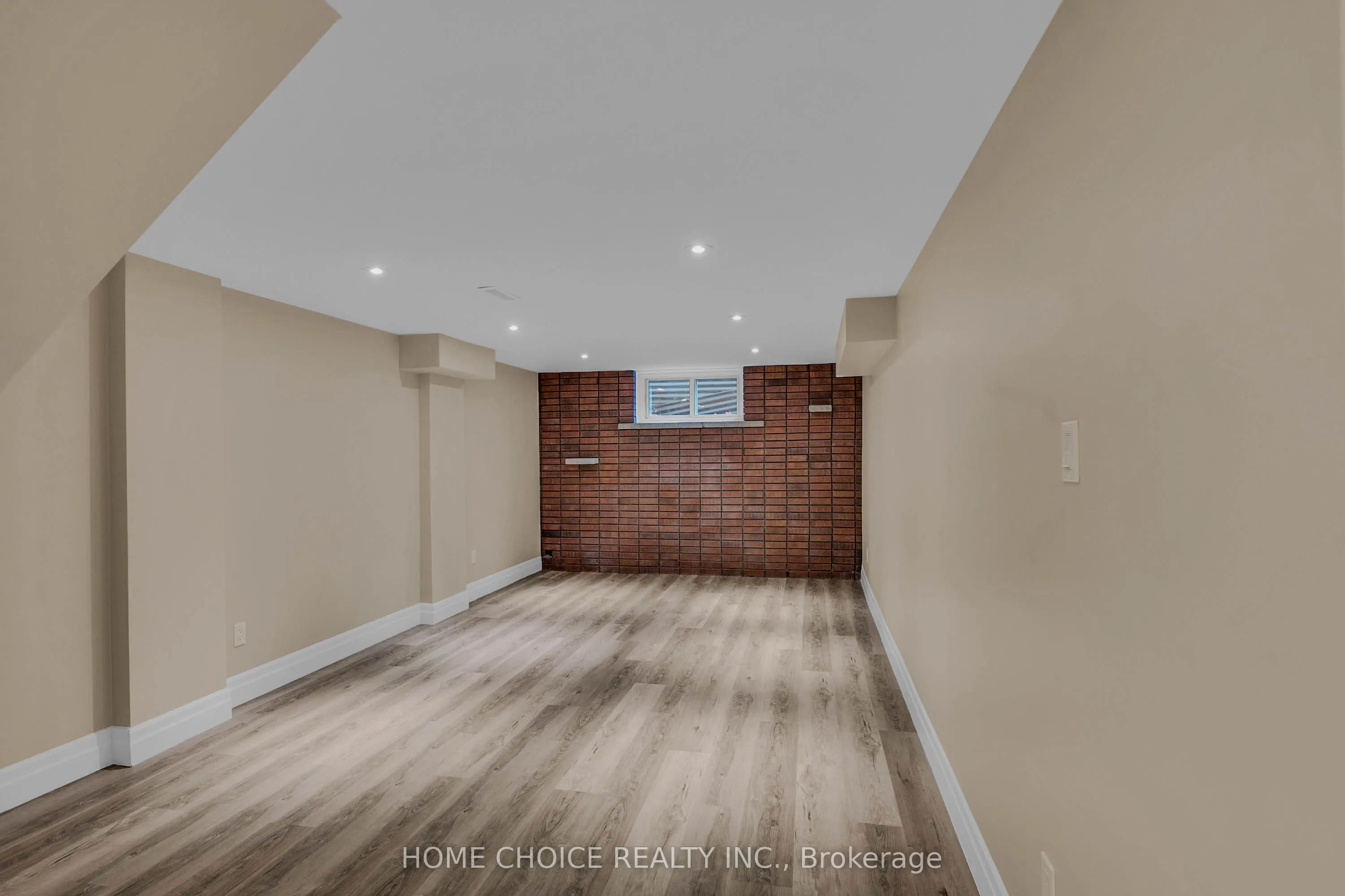 43 Golfwood Heights E
