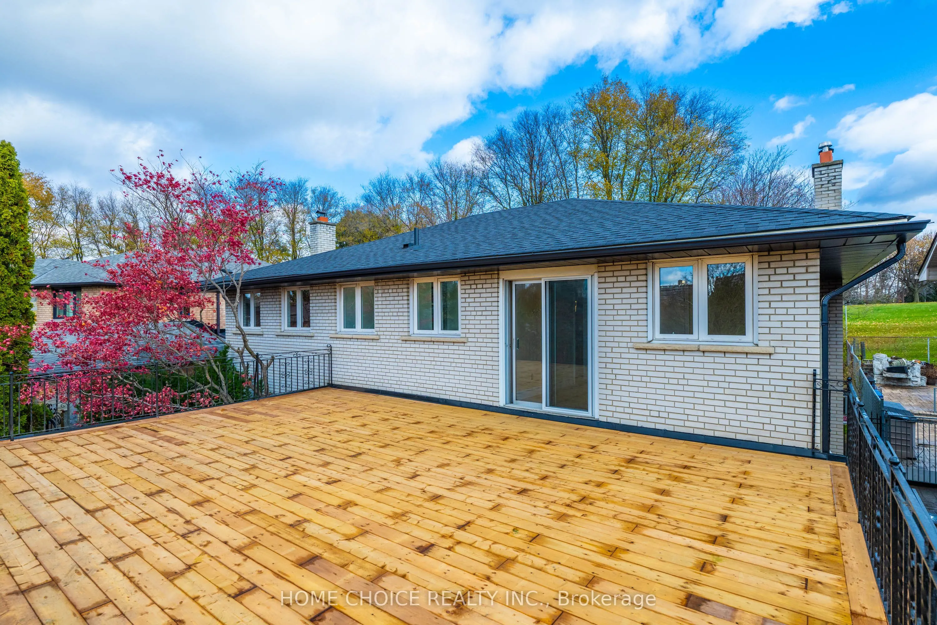 43 Golfwood Heights E