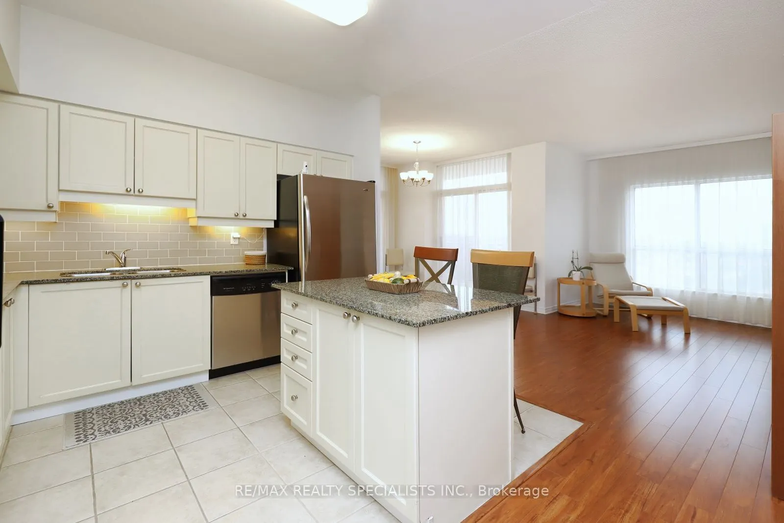 810 Scollard Court #902