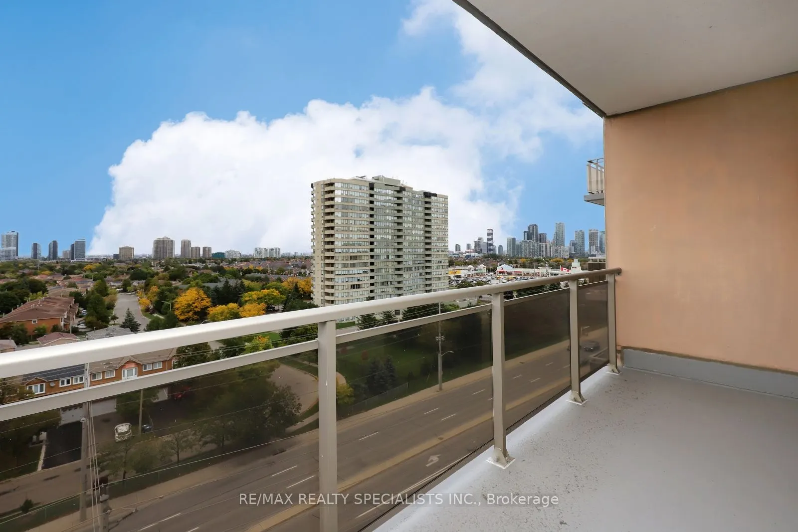 810 Scollard Court #902
