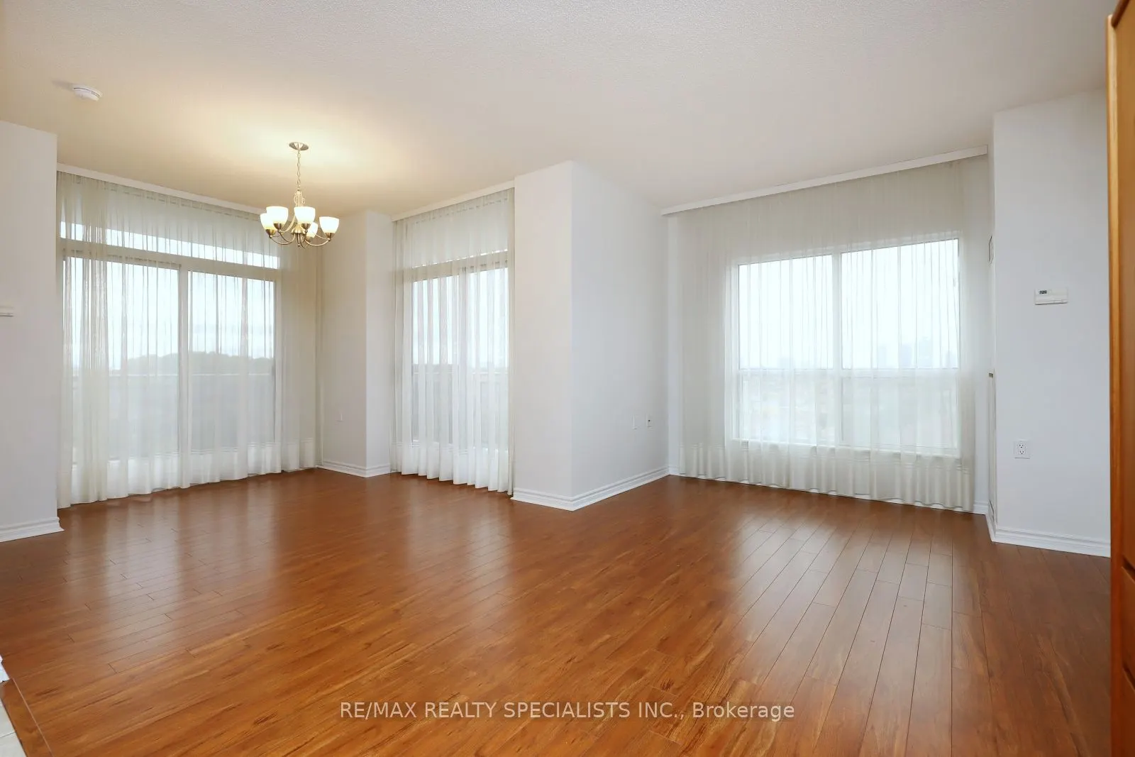810 Scollard Court #902