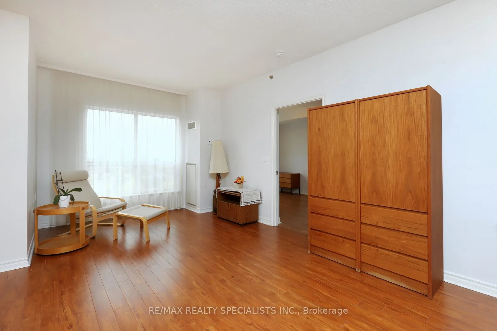 810 Scollard Court #902