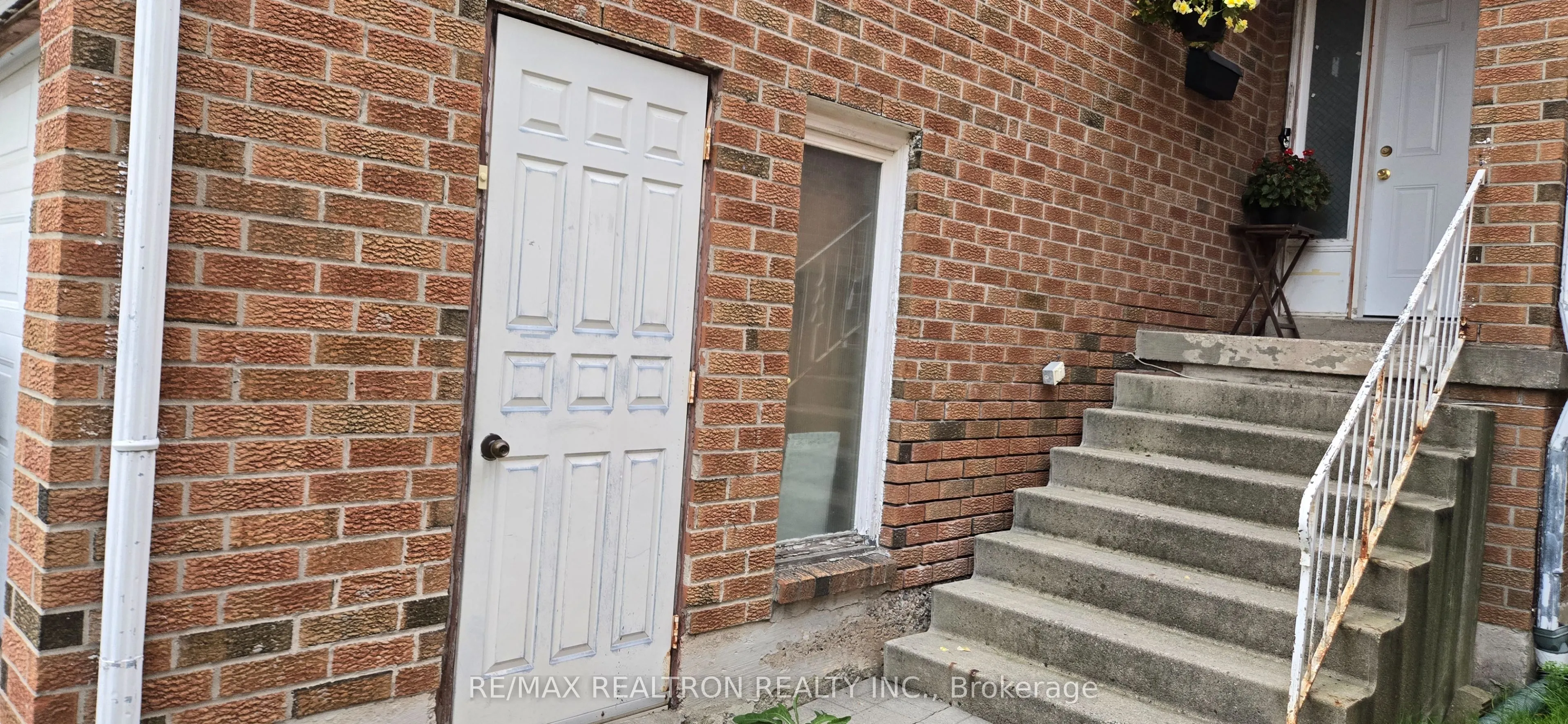 6 Albemarle Court
