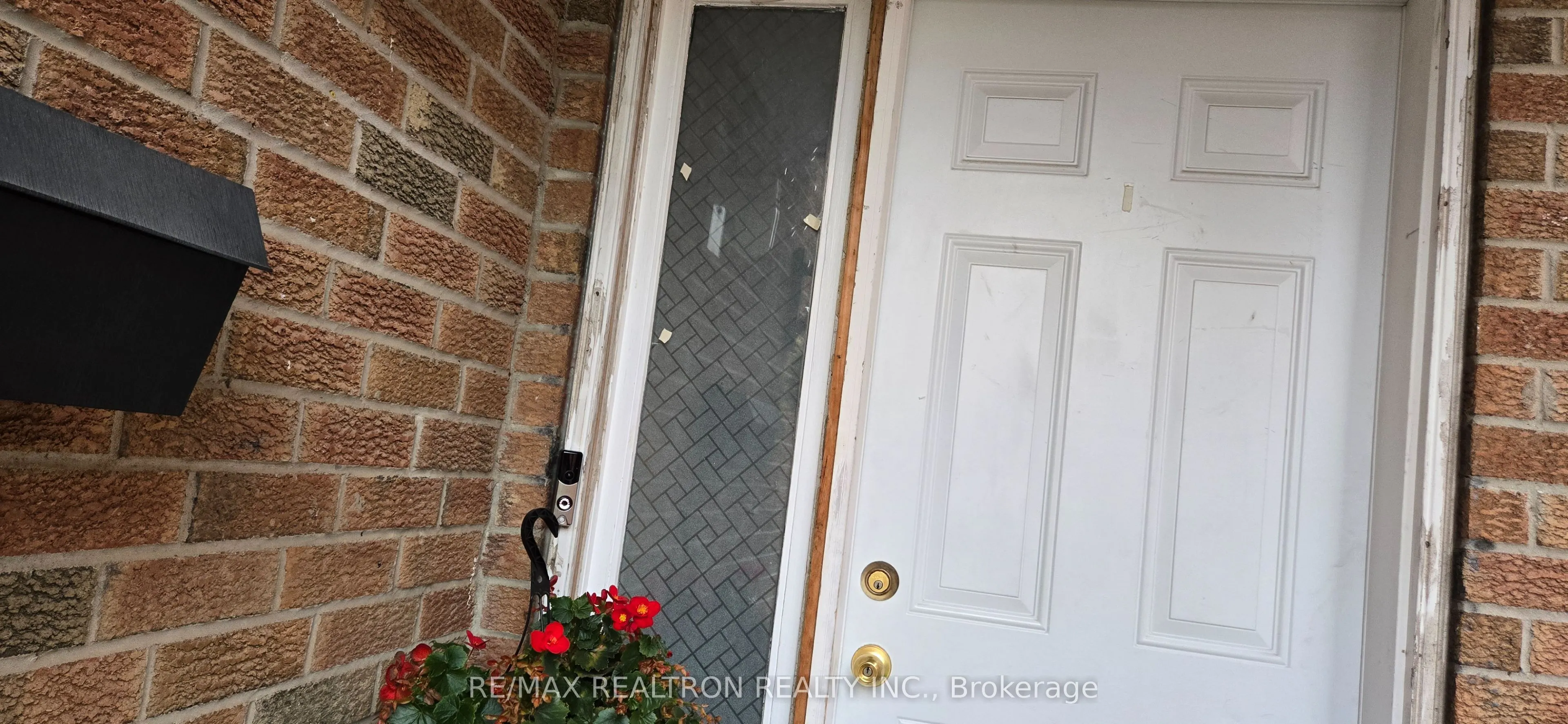 6 Albemarle Court