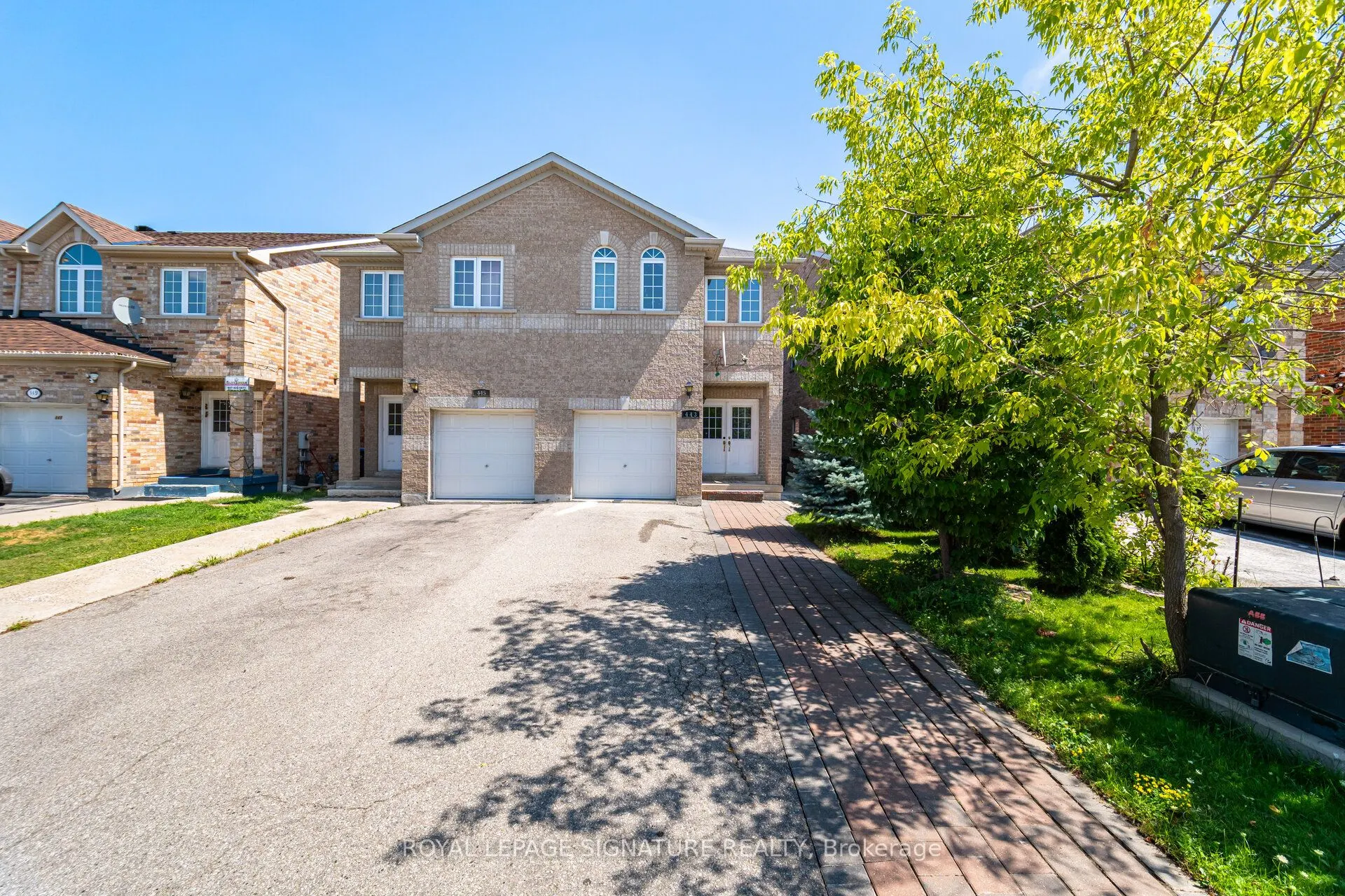 443 Comiskey Crescent