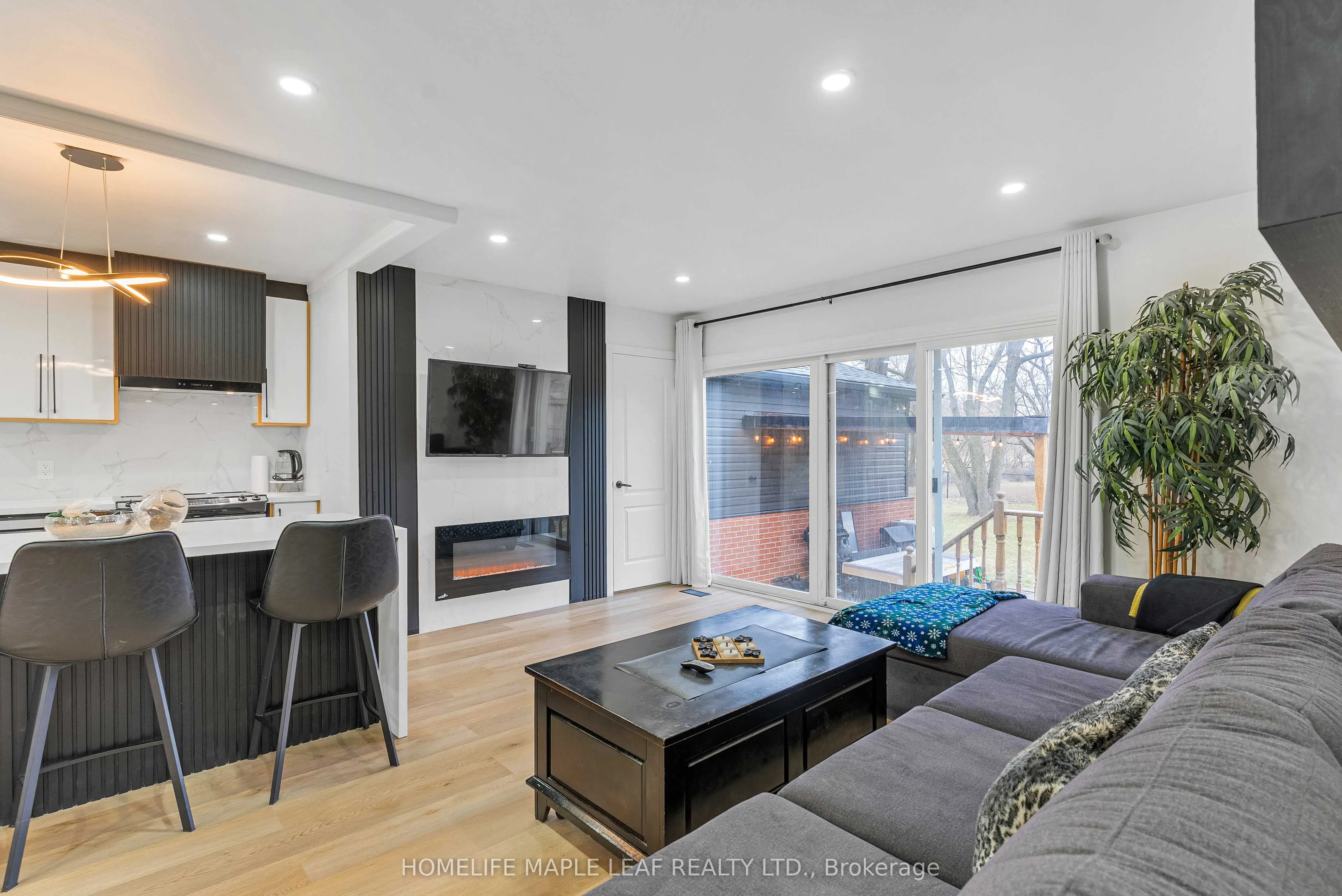 292 Woodward Avenue
