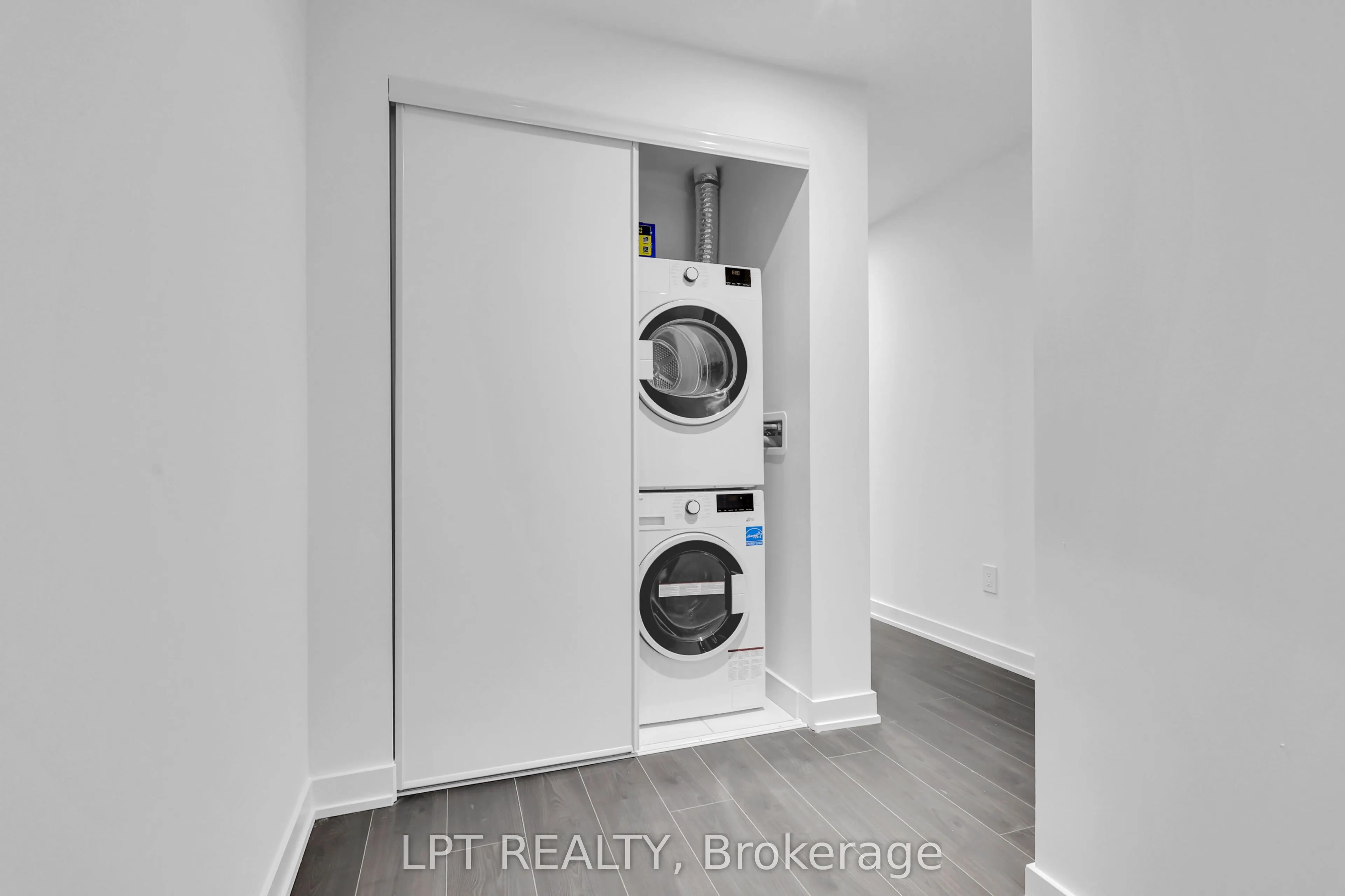 28 Ann Street #223