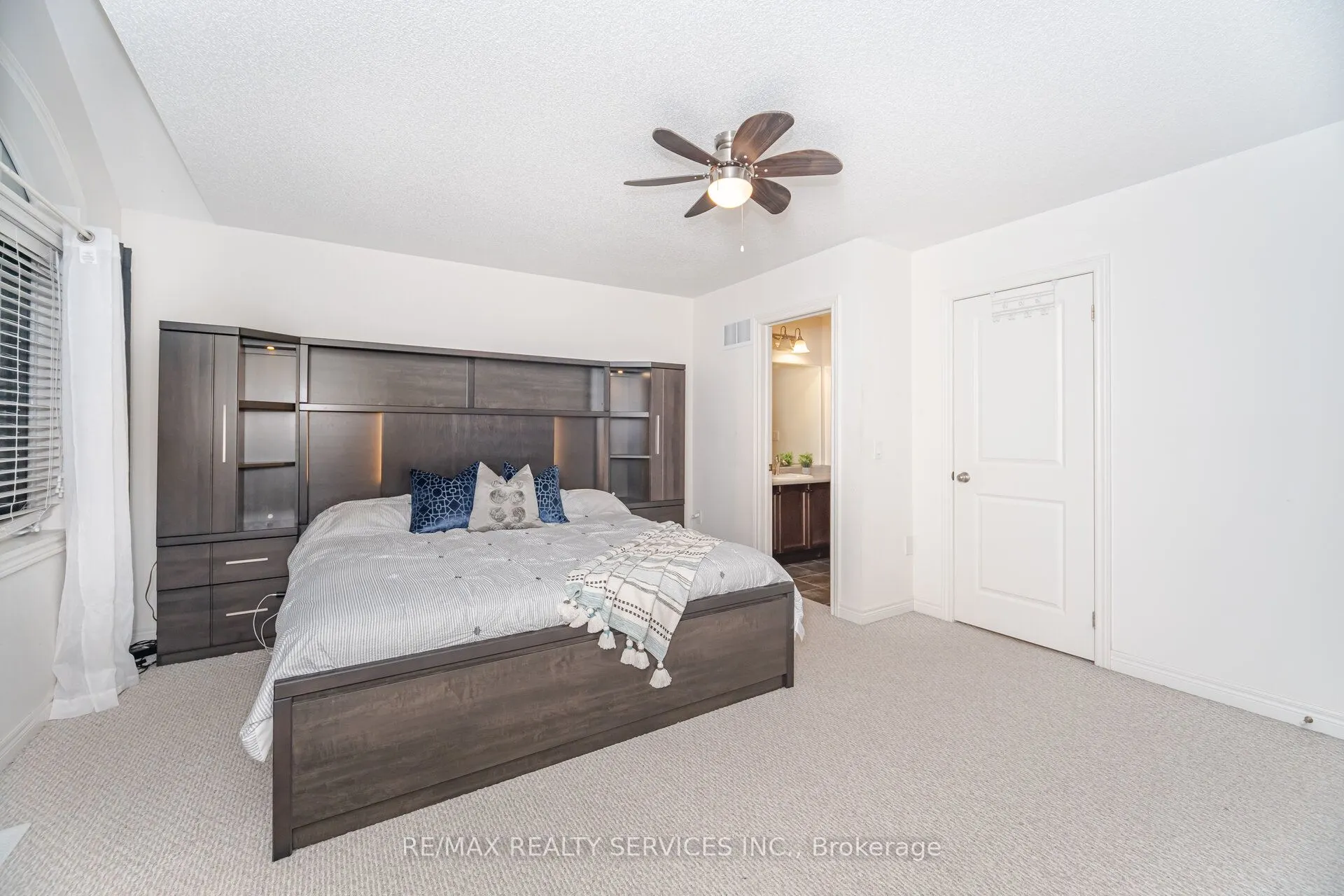 7 Dufay Road