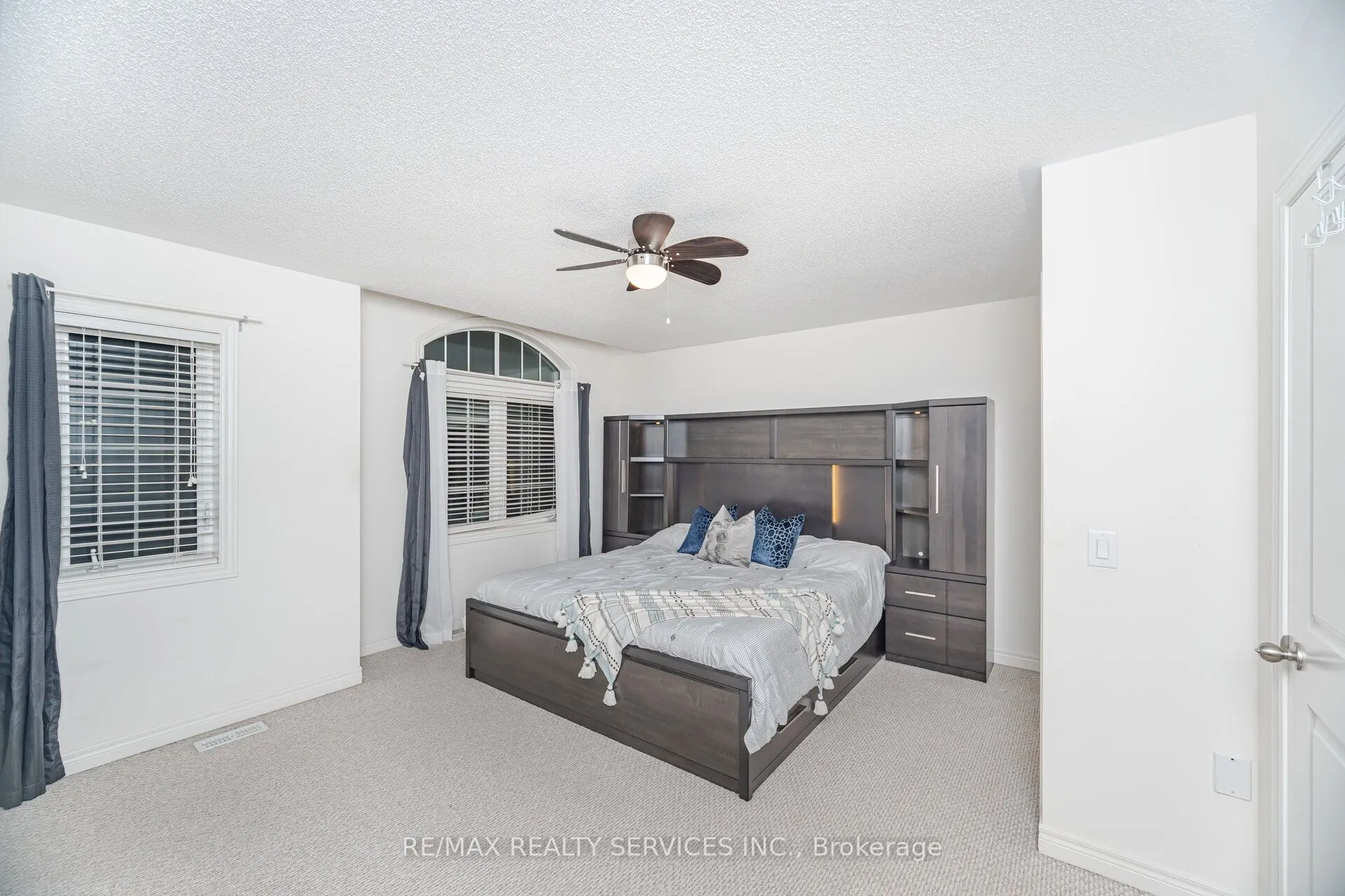 7 Dufay Road