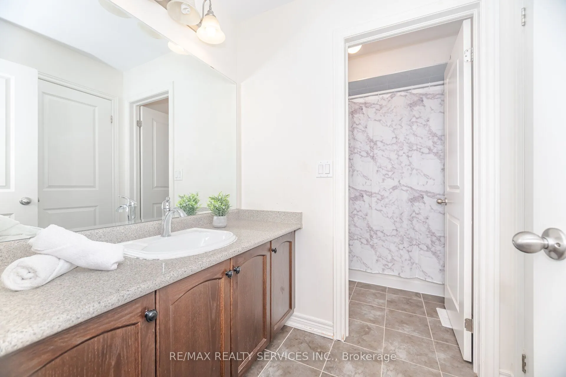 7 Dufay Road