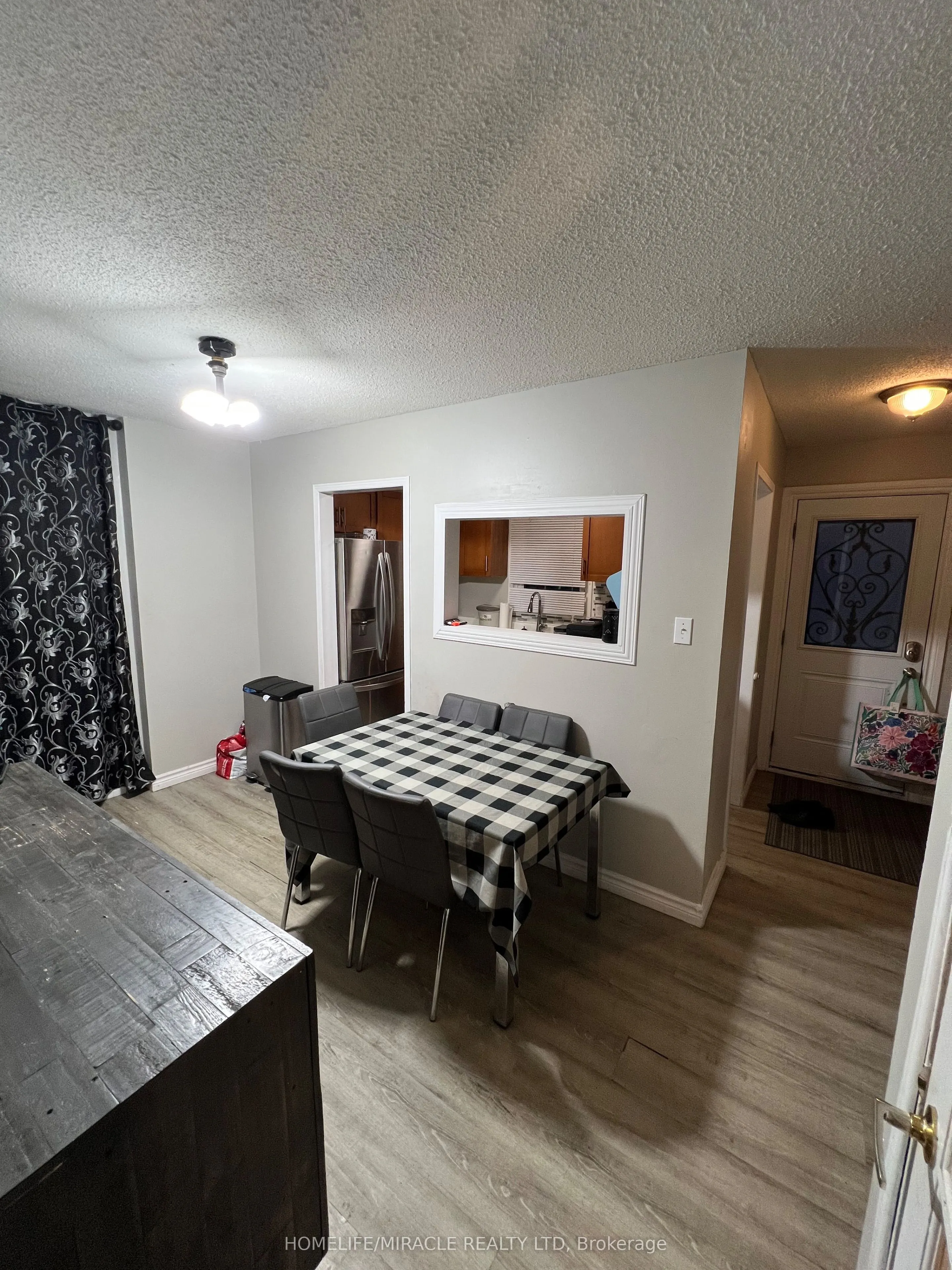 5 Glencairn Square