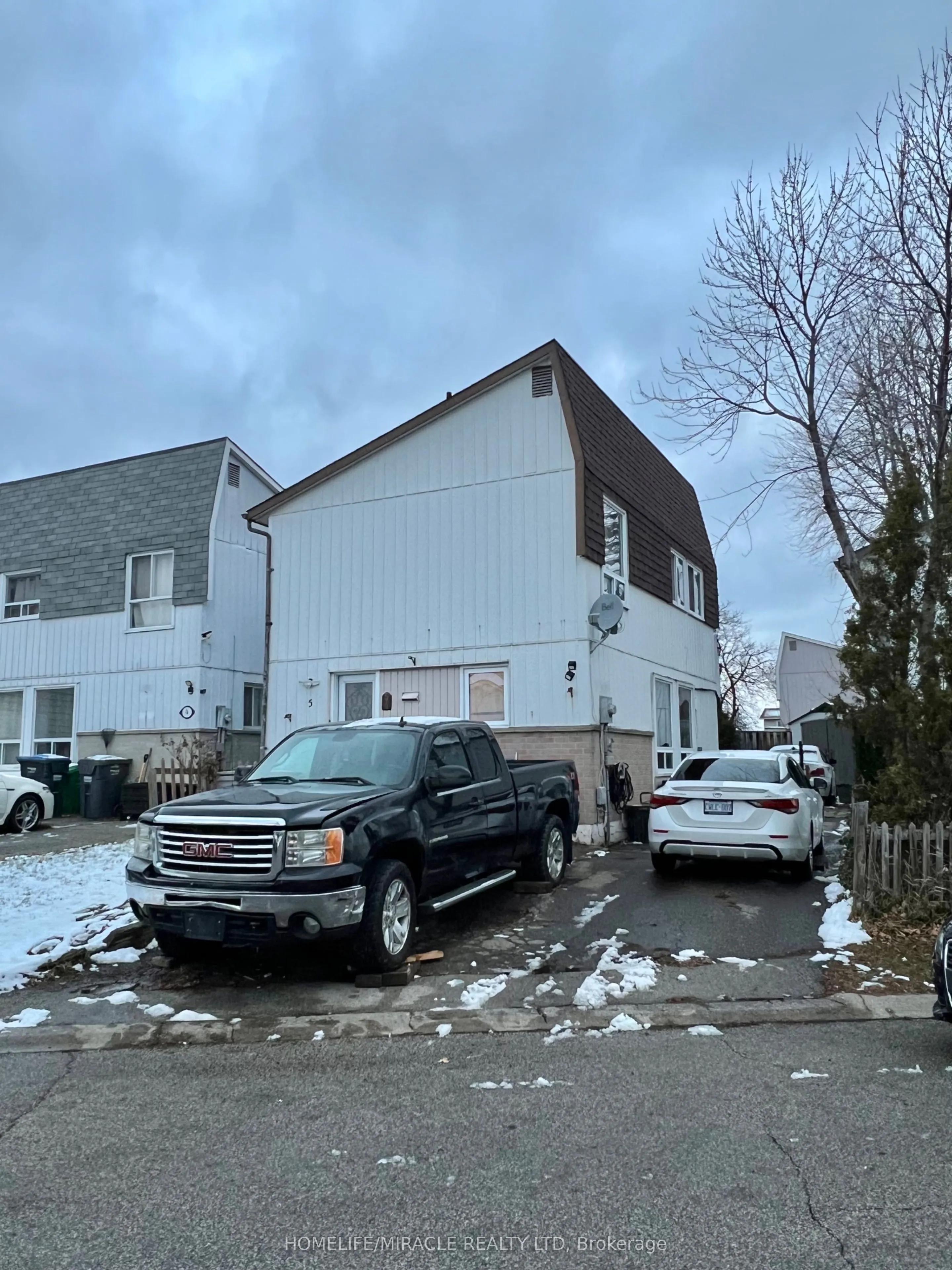 5 Glencairn Square
