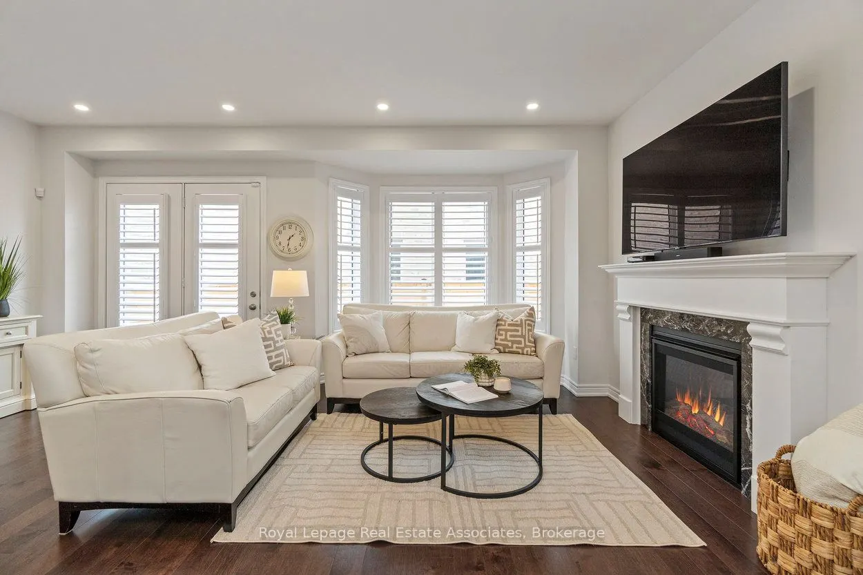 4061 Channing Crescent