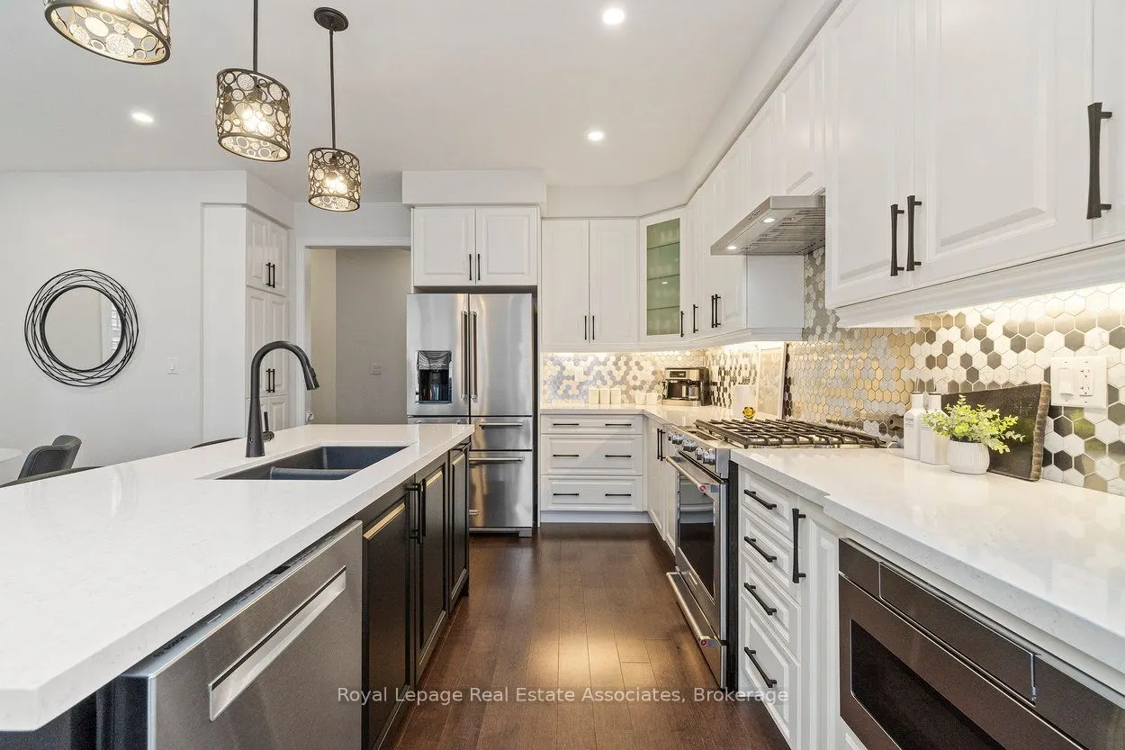 4061 Channing Crescent