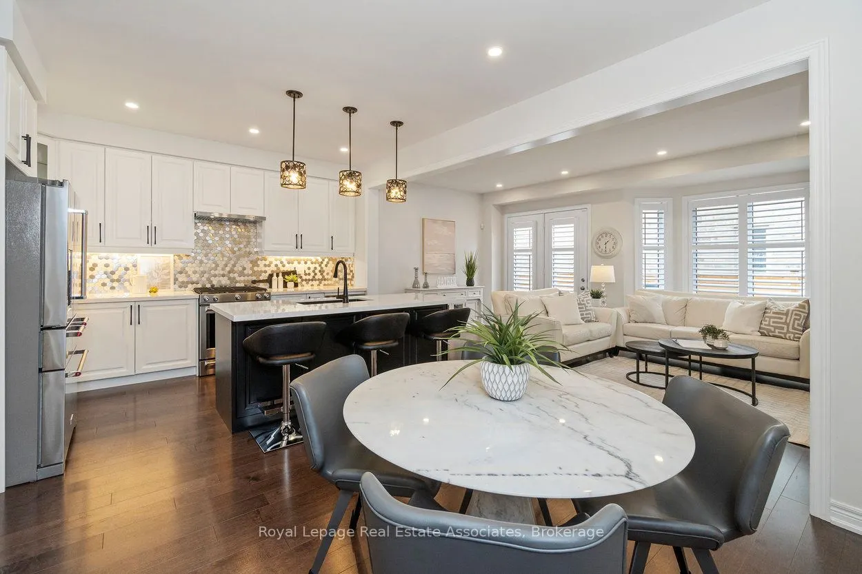 4061 Channing Crescent
