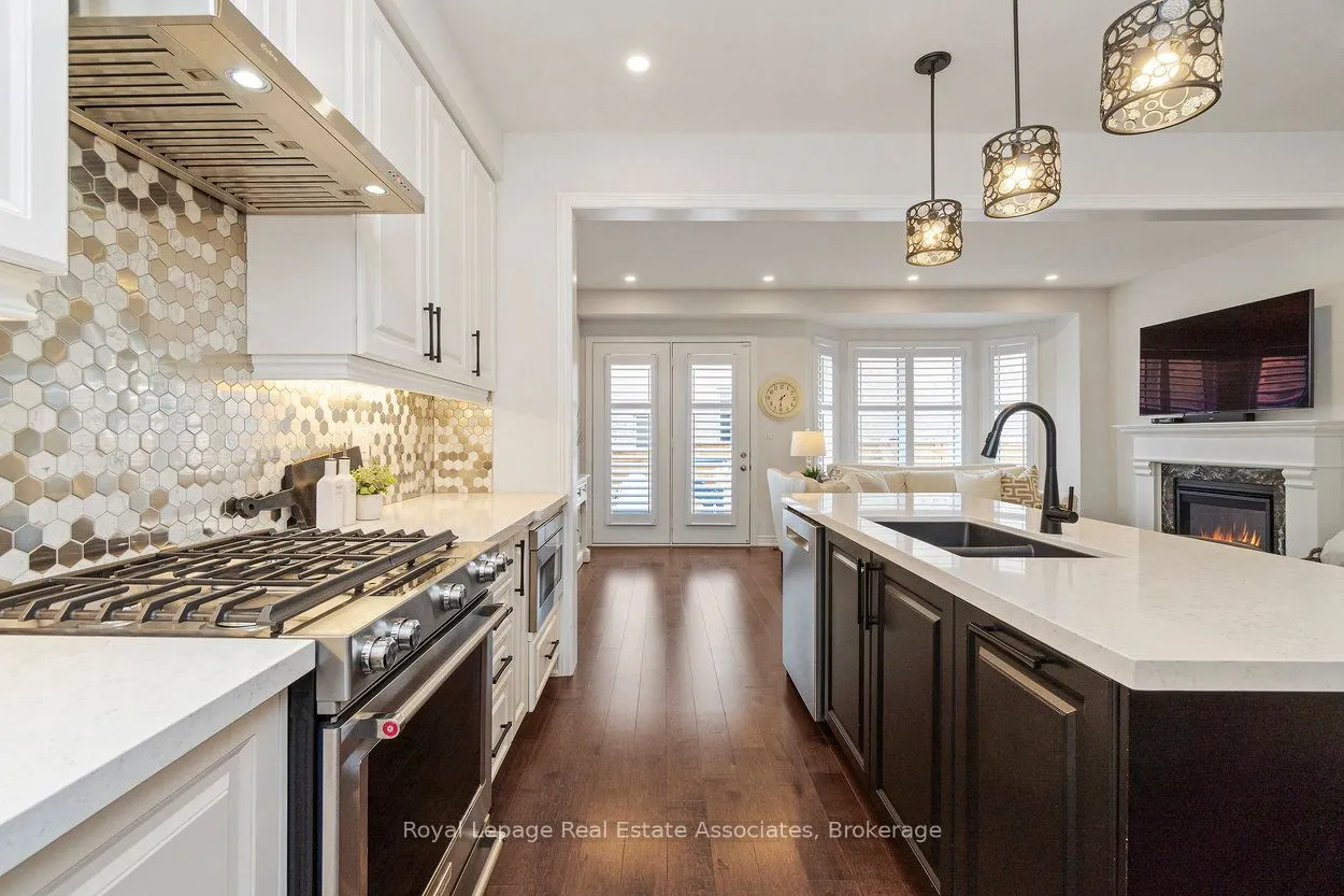 4061 Channing Crescent