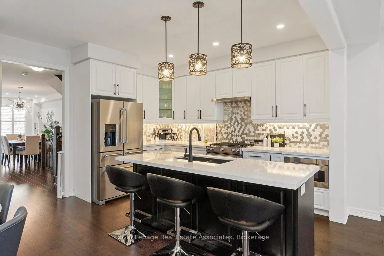 4061 Channing Crescent