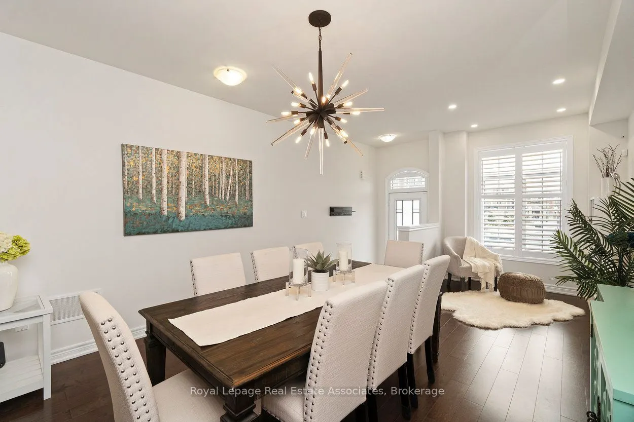 4061 Channing Crescent