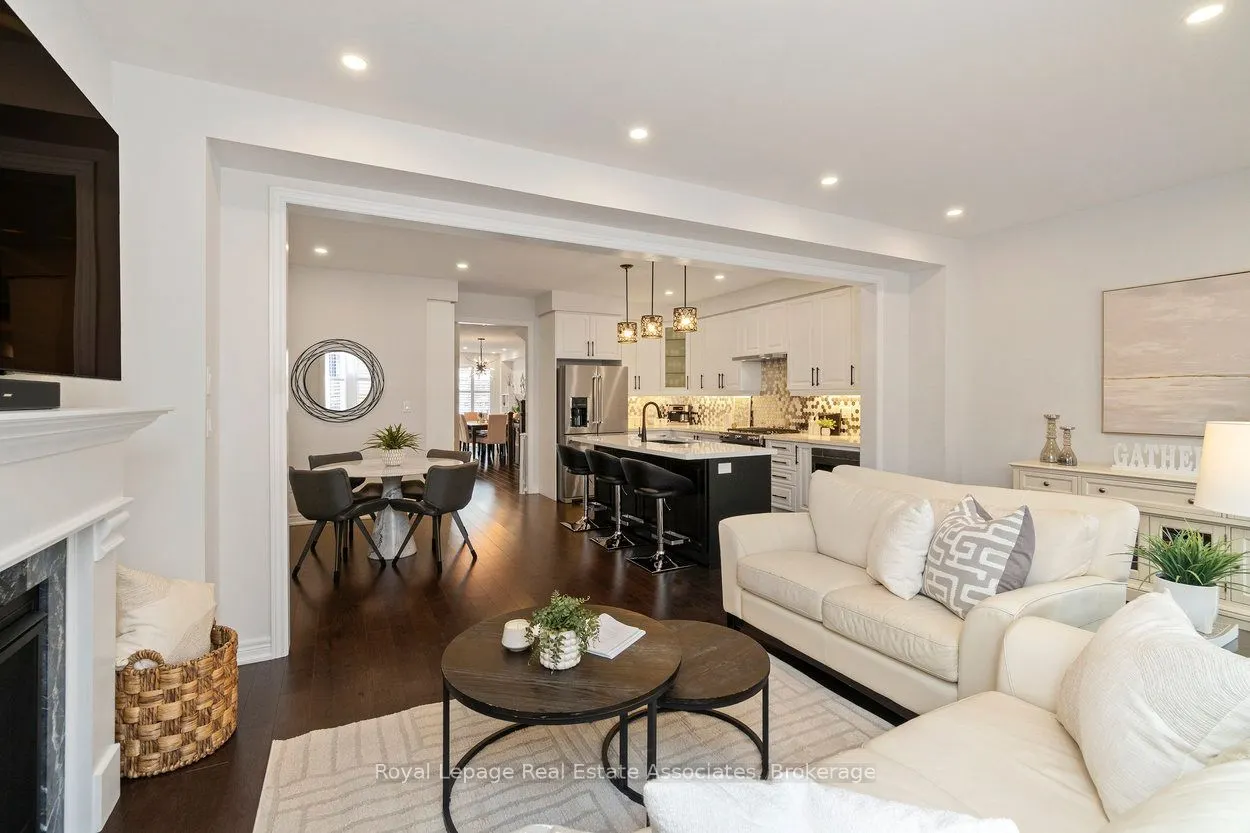 4061 Channing Crescent