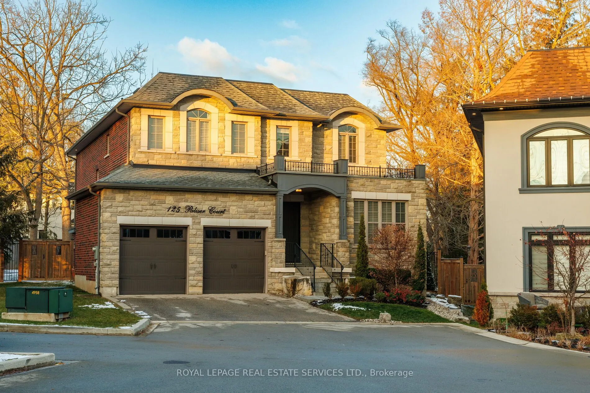 125 Paliser Court