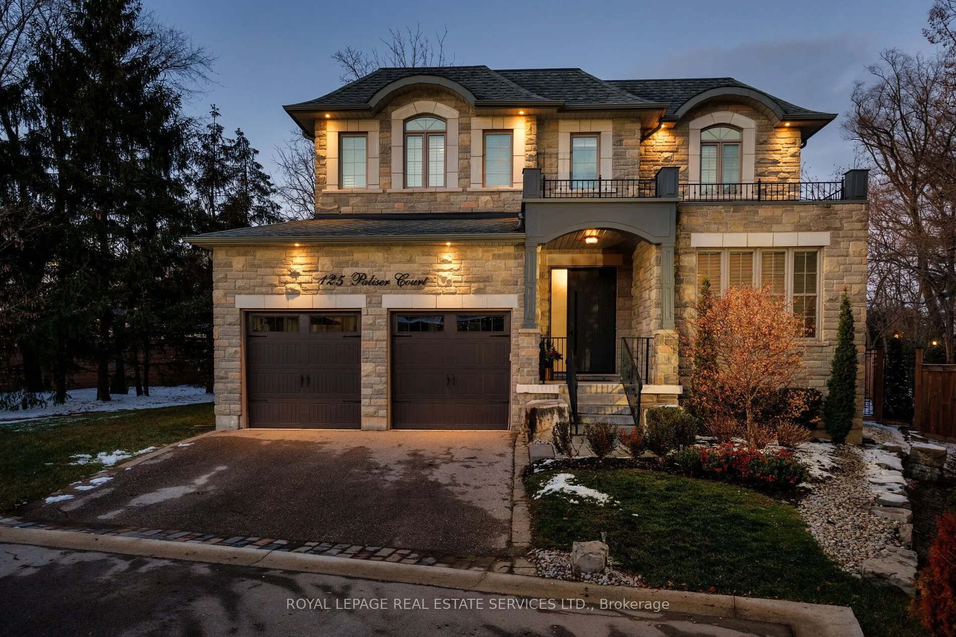 125 Paliser Court